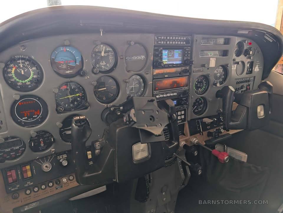 CESSNA T210L 3