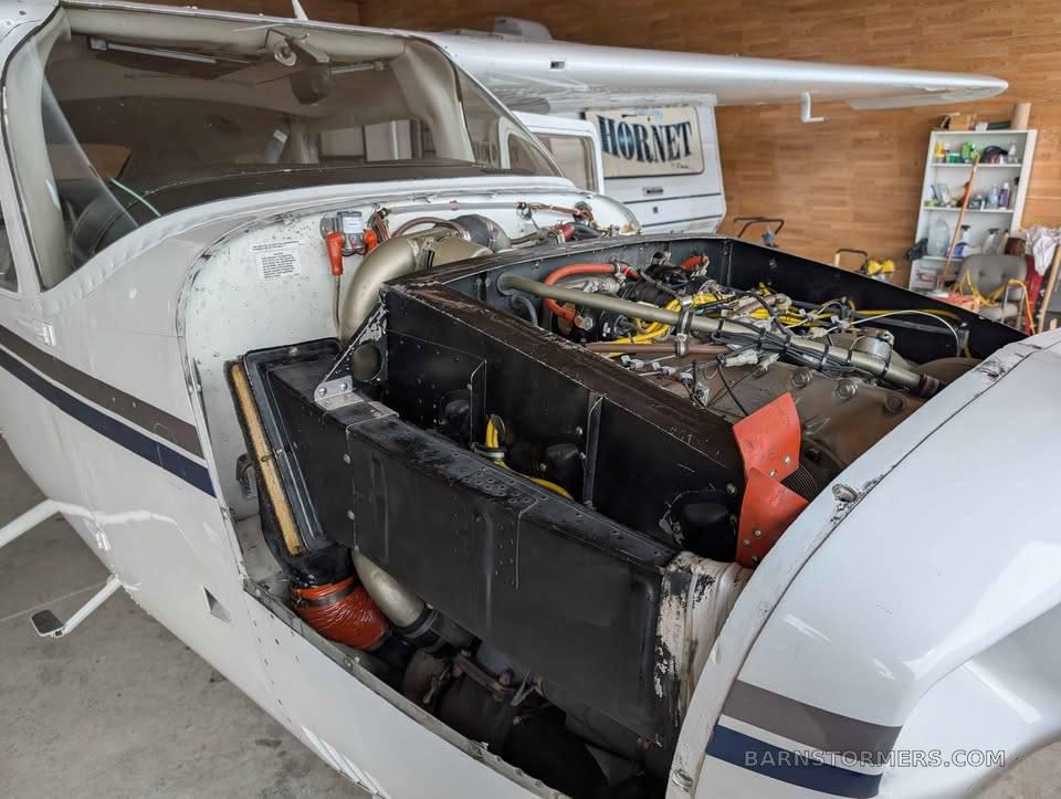 CESSNA T210L 5