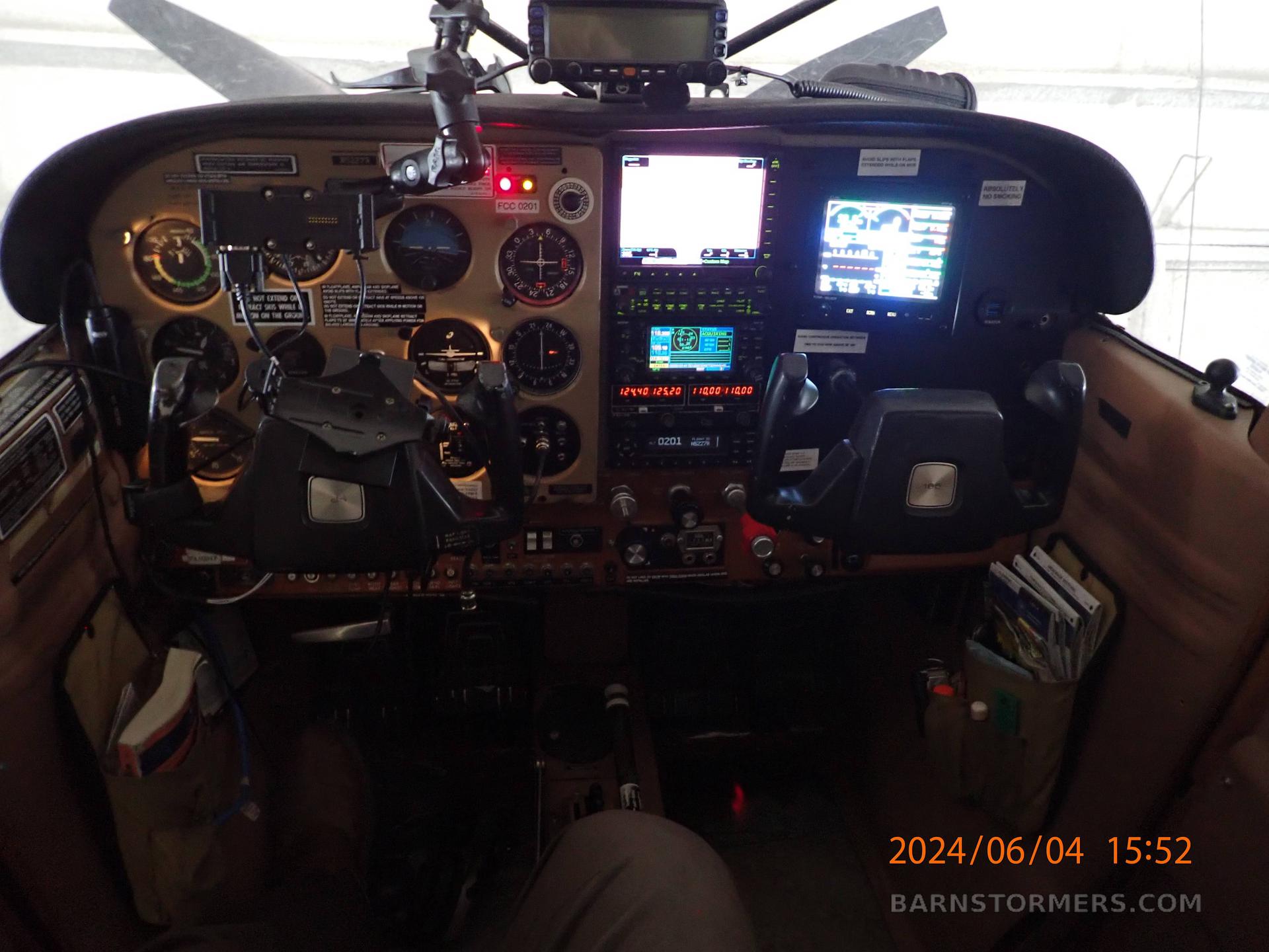 1976 Cessna A185F, photo 11