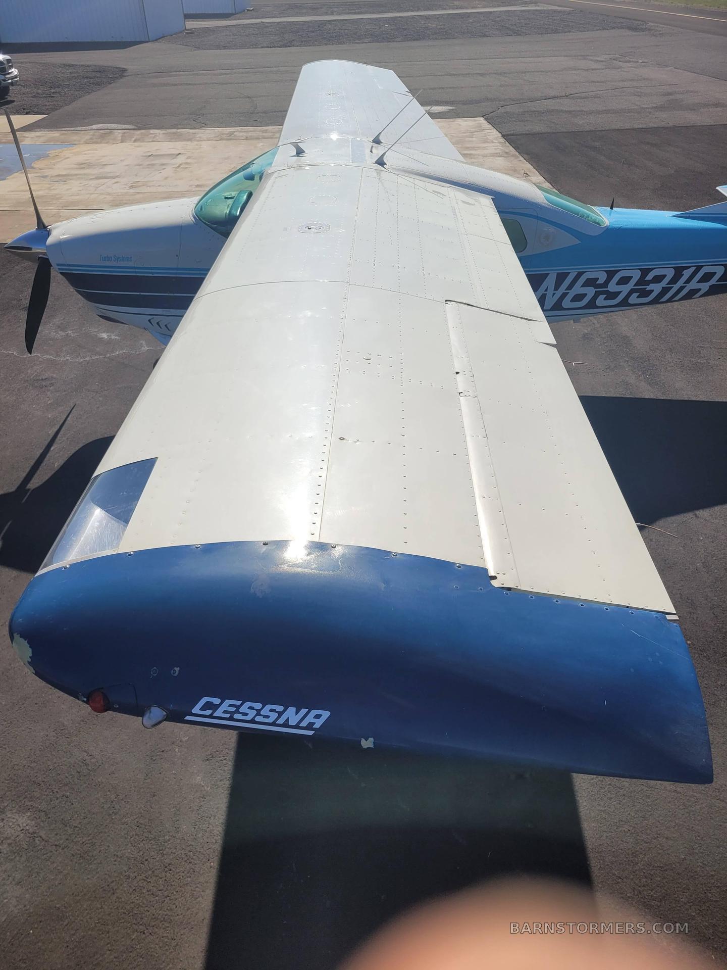 1967 Cessna 210 thumbnail 5