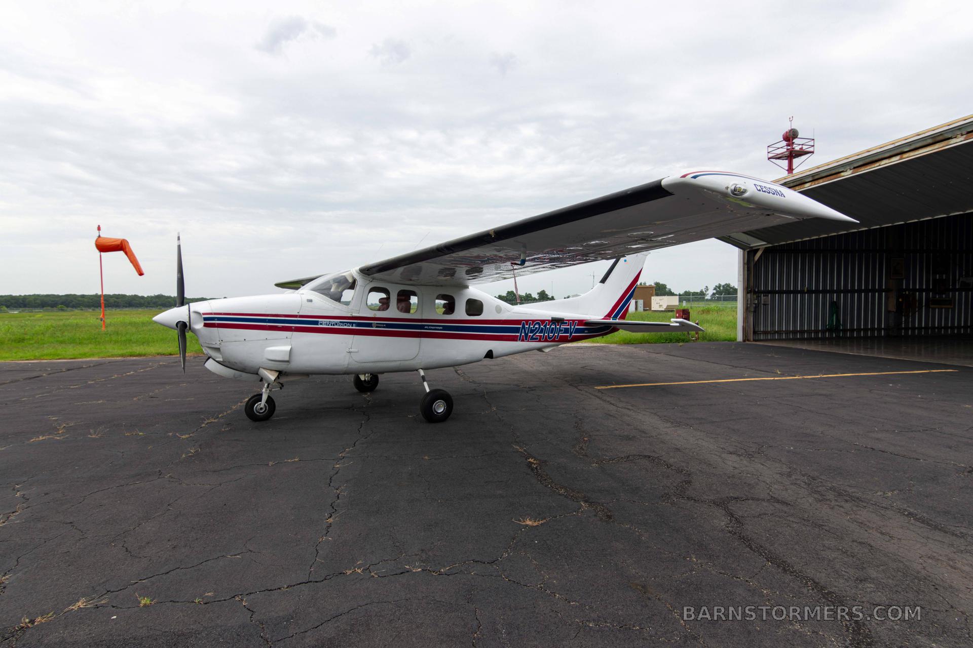 1980 Cessna 210 thumbnail 2