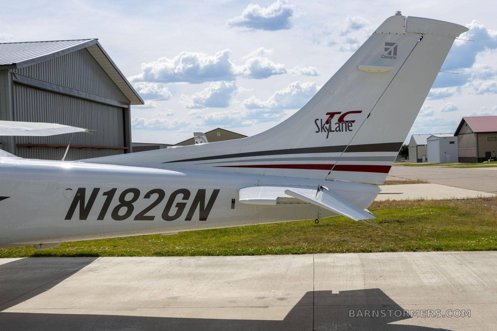 2002 Cessna 182 thumbnail 2
