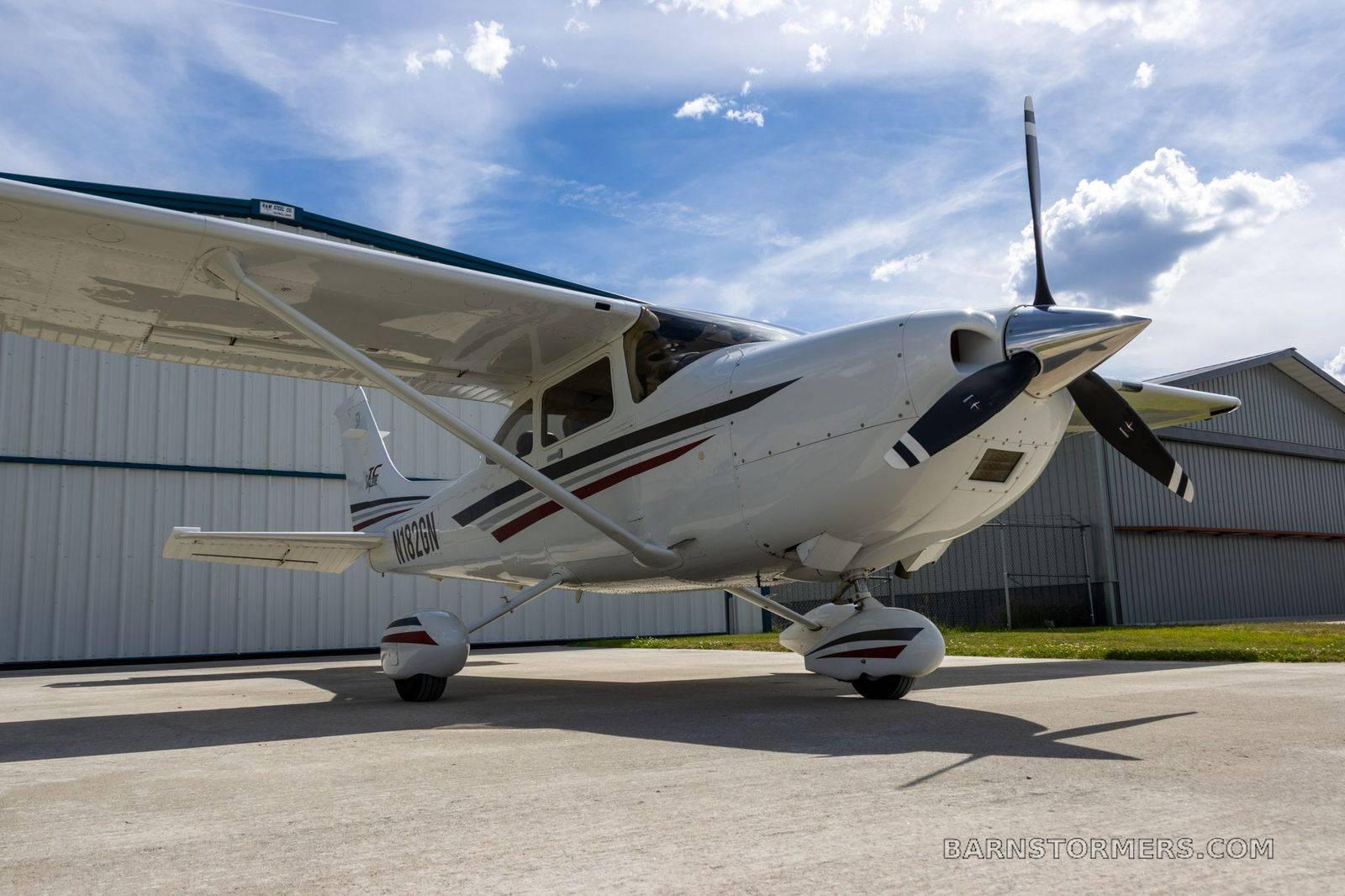 2002 Cessna 182 thumbnail 5