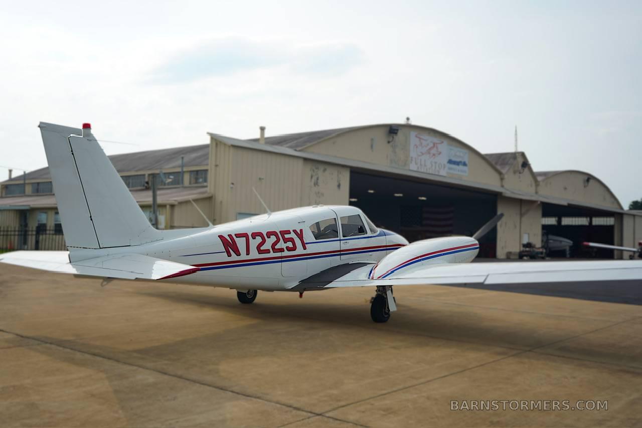 Piper Comanche thumbnail 2