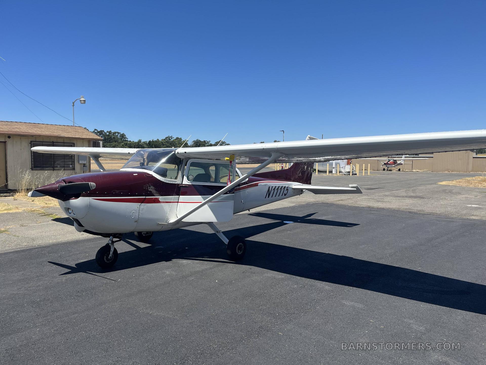 1975 Cessna 172 thumbnail 3