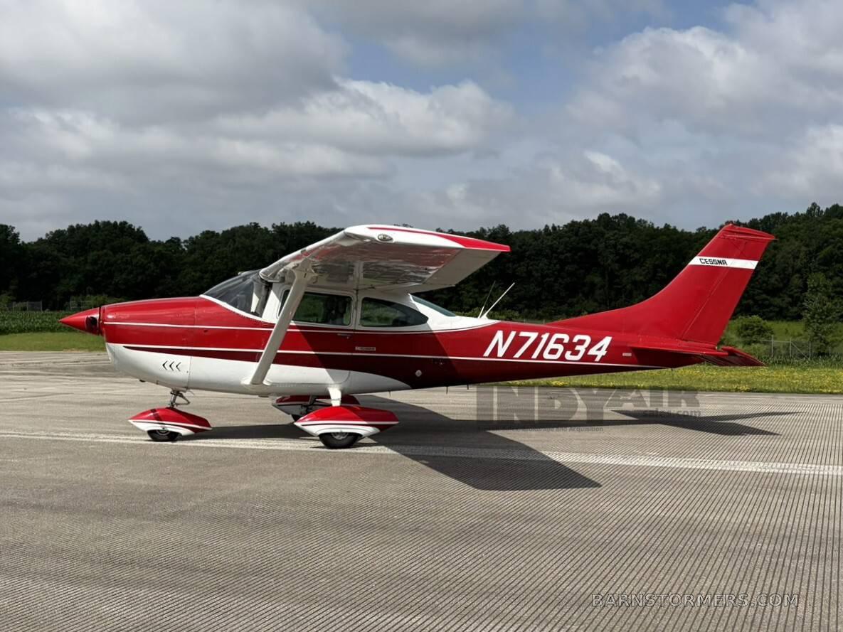 1969 Cessna 182 thumbnail 3