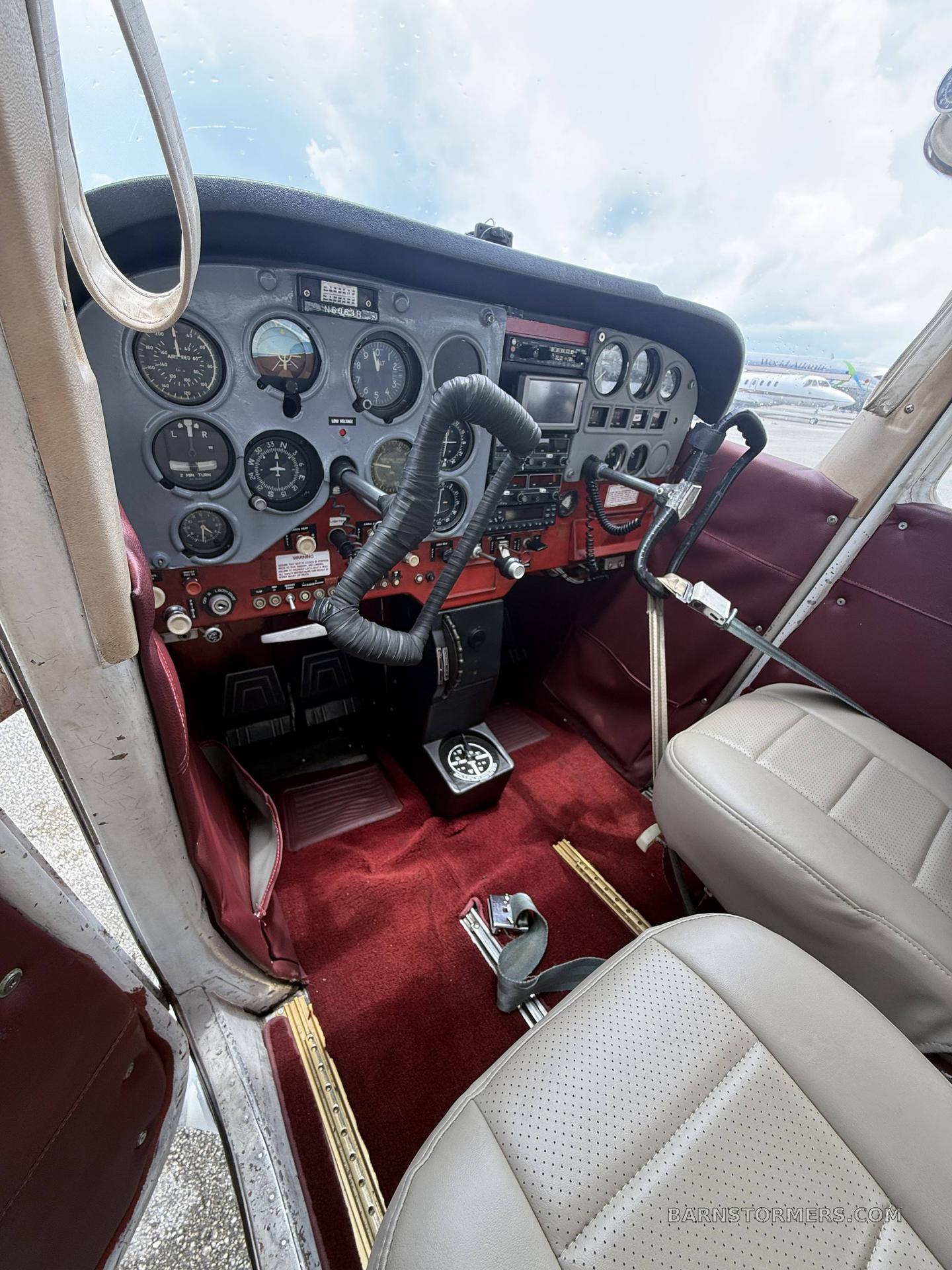Cessna 172 thumbnail 4