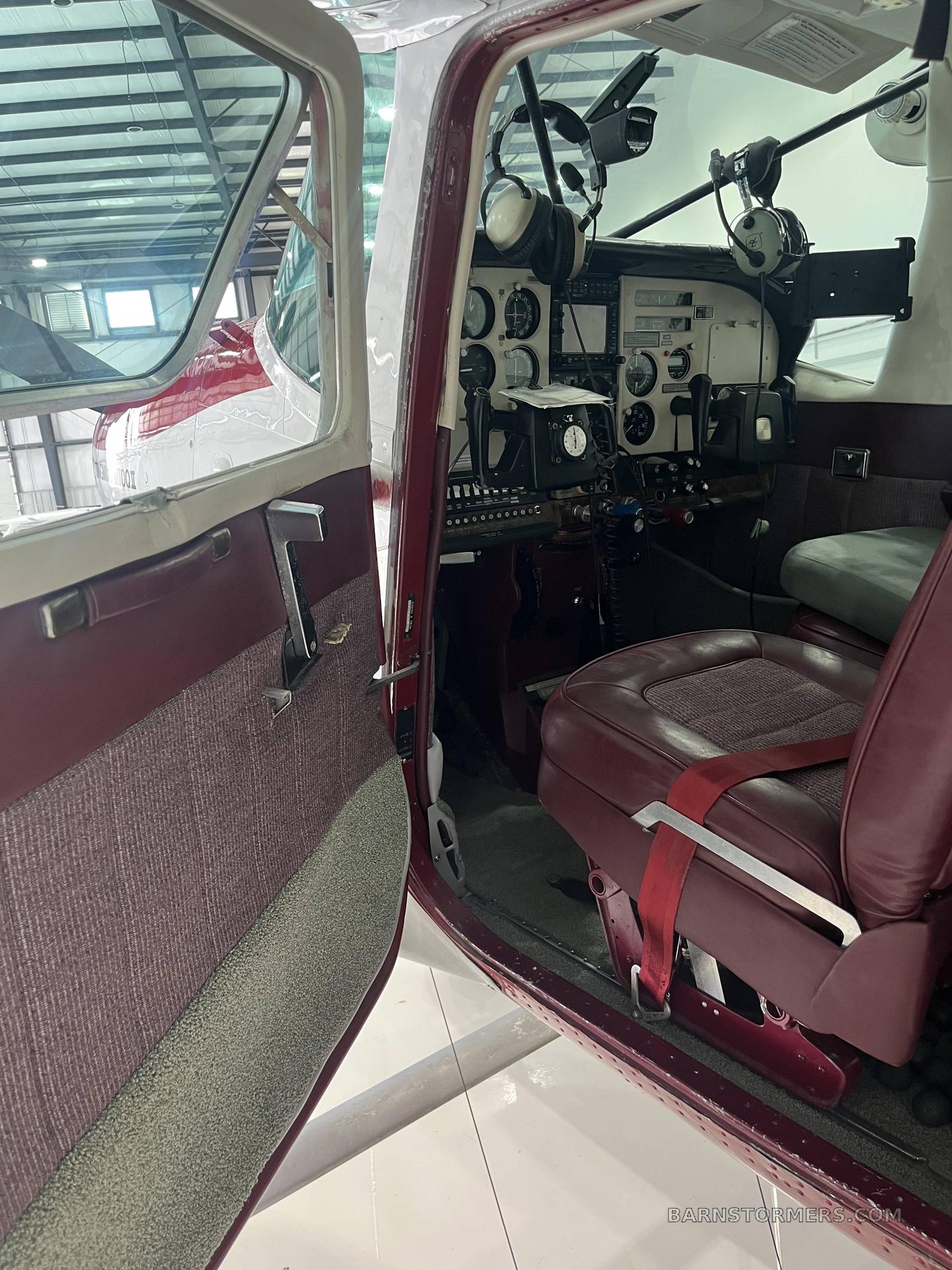 1976 Cessna 206 thumbnail 5