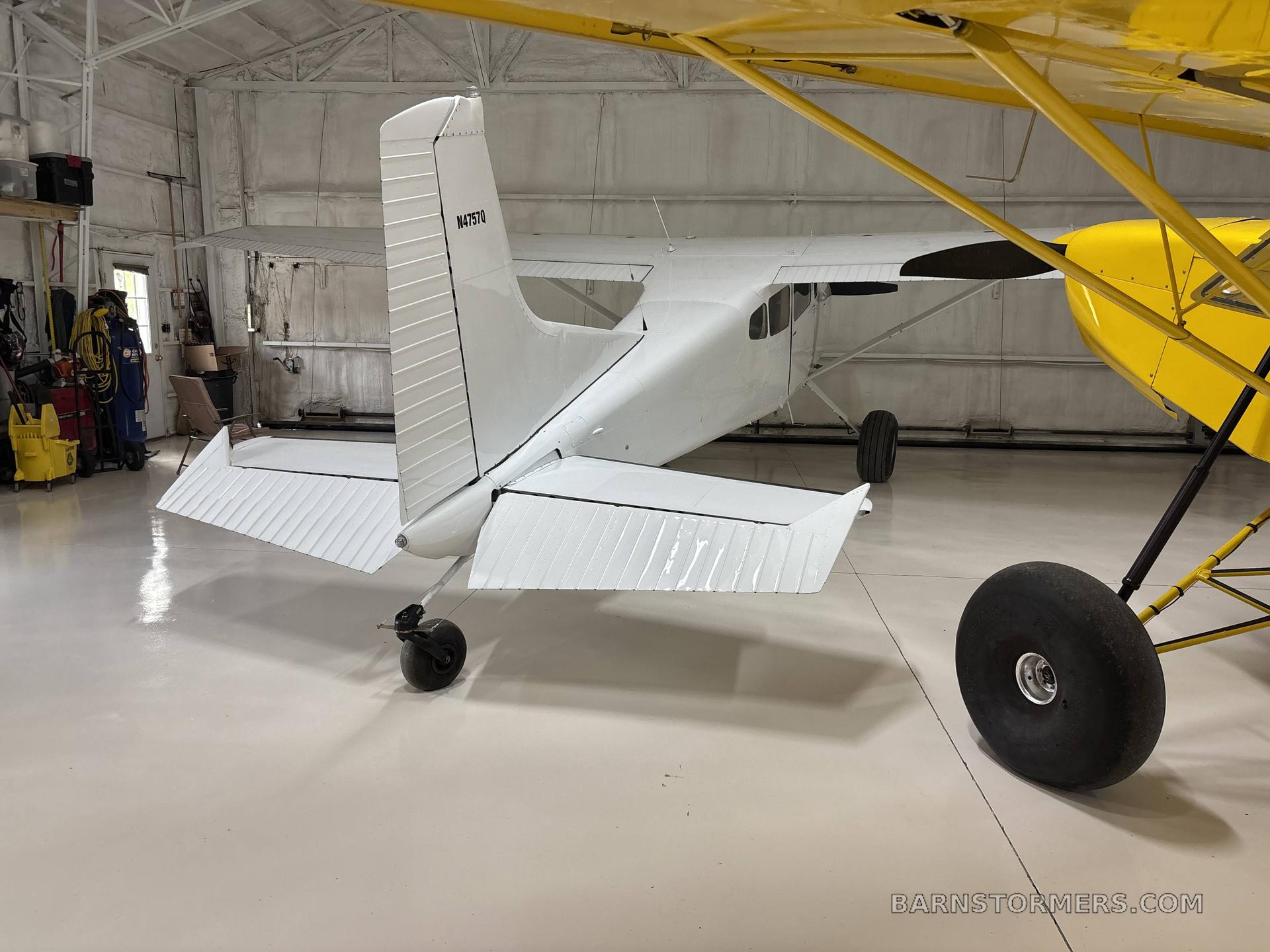 Cessna 185 thumbnail 2