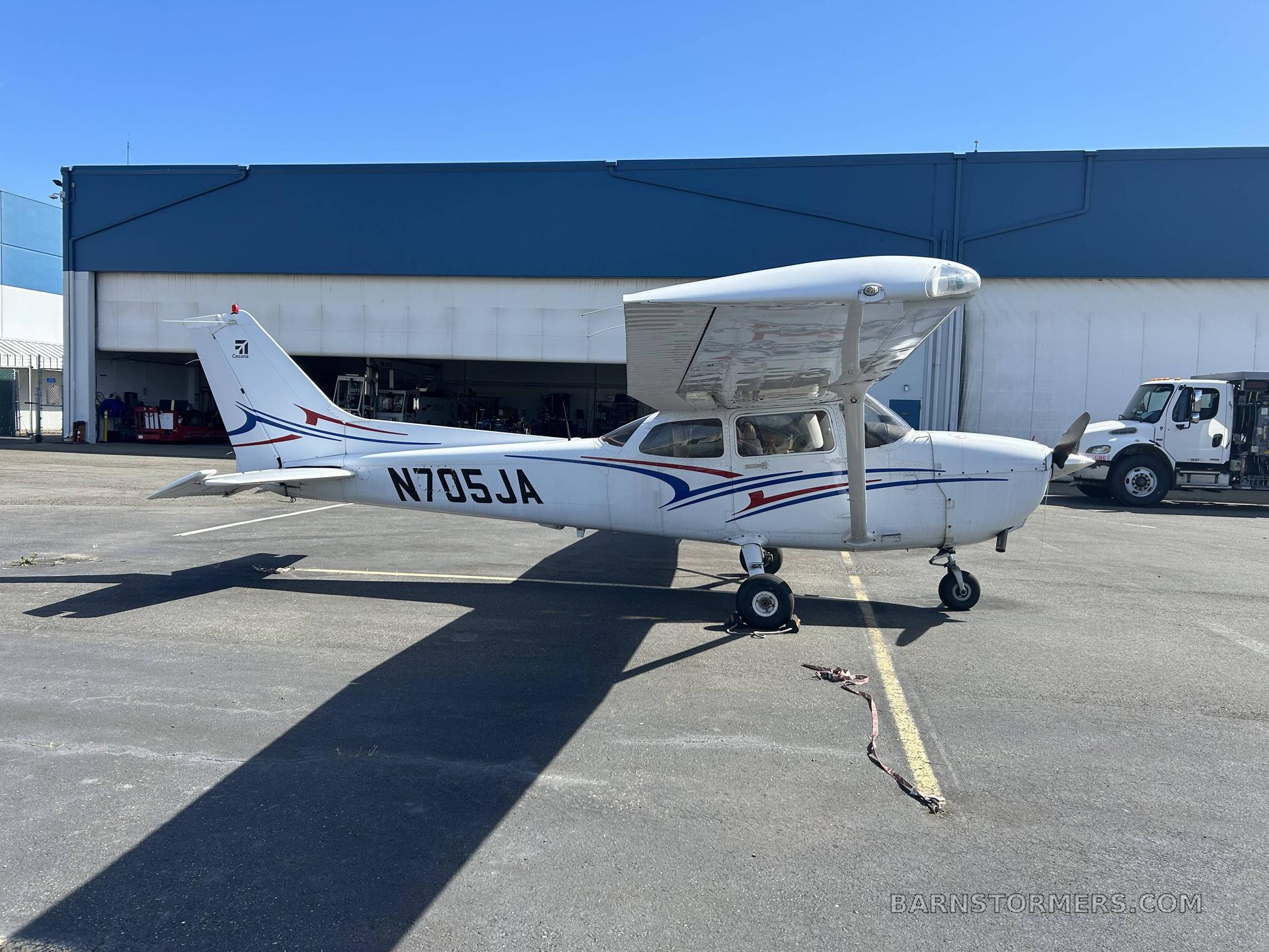 2006 Cessna 172 thumbnail 2