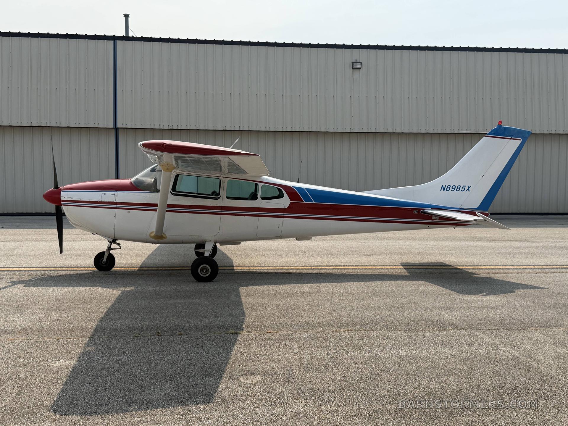1961 Cessna 182 thumbnail 3
