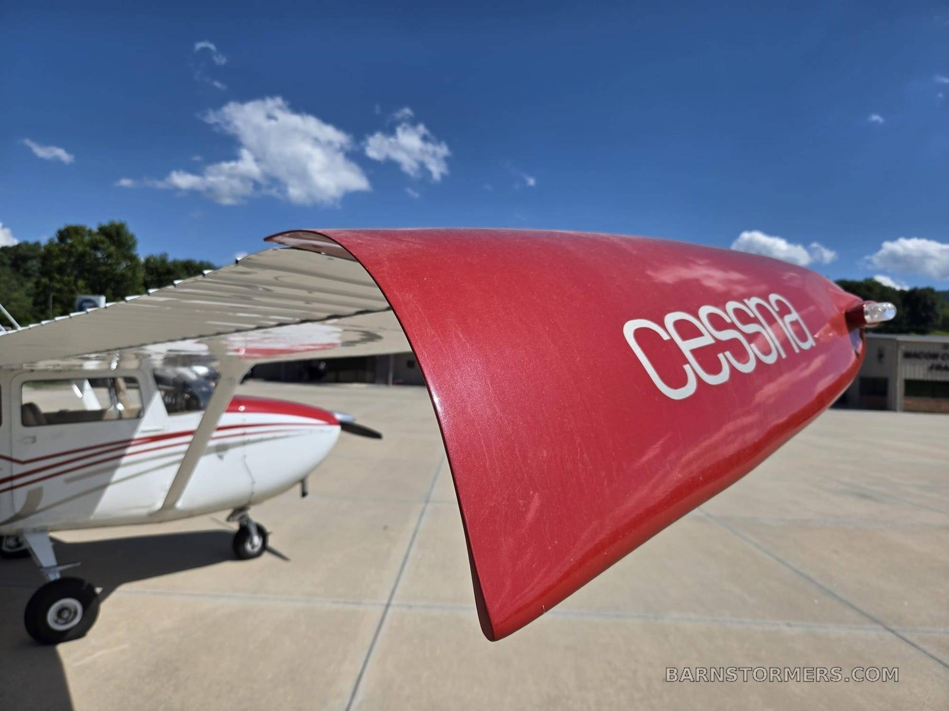 1963 Cessna 172 thumbnail 3