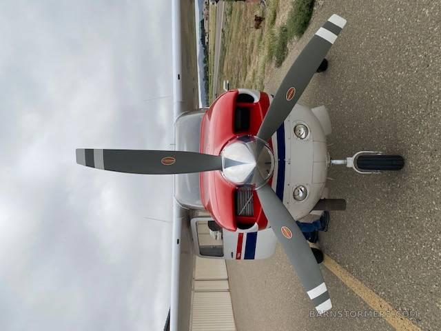 1975 Cessna 210 thumbnail 5