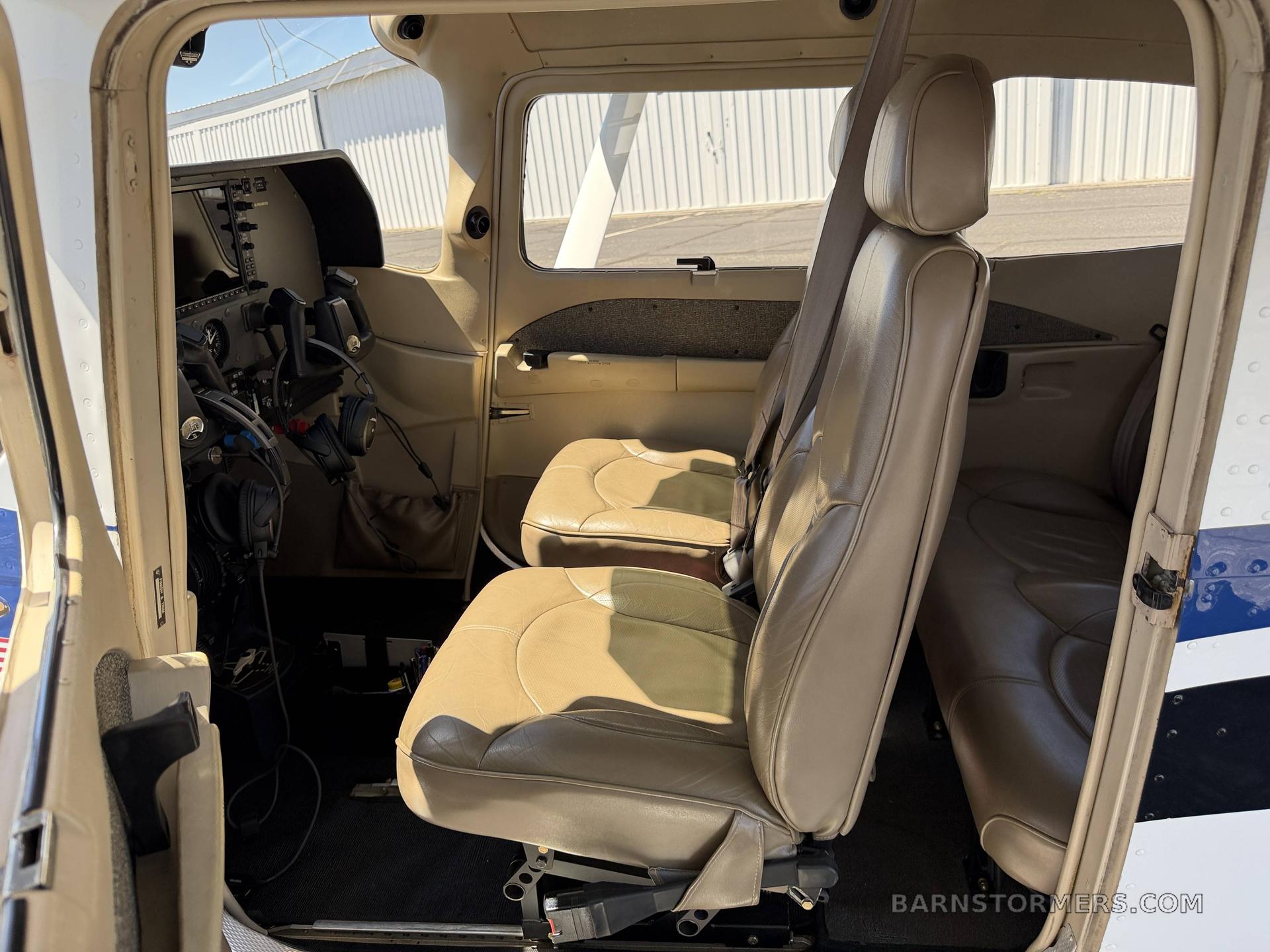2004 Cessna 182 thumbnail 3