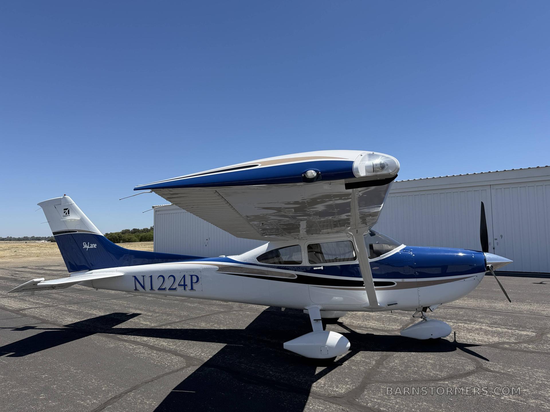 2004 Cessna 182 thumbnail 5