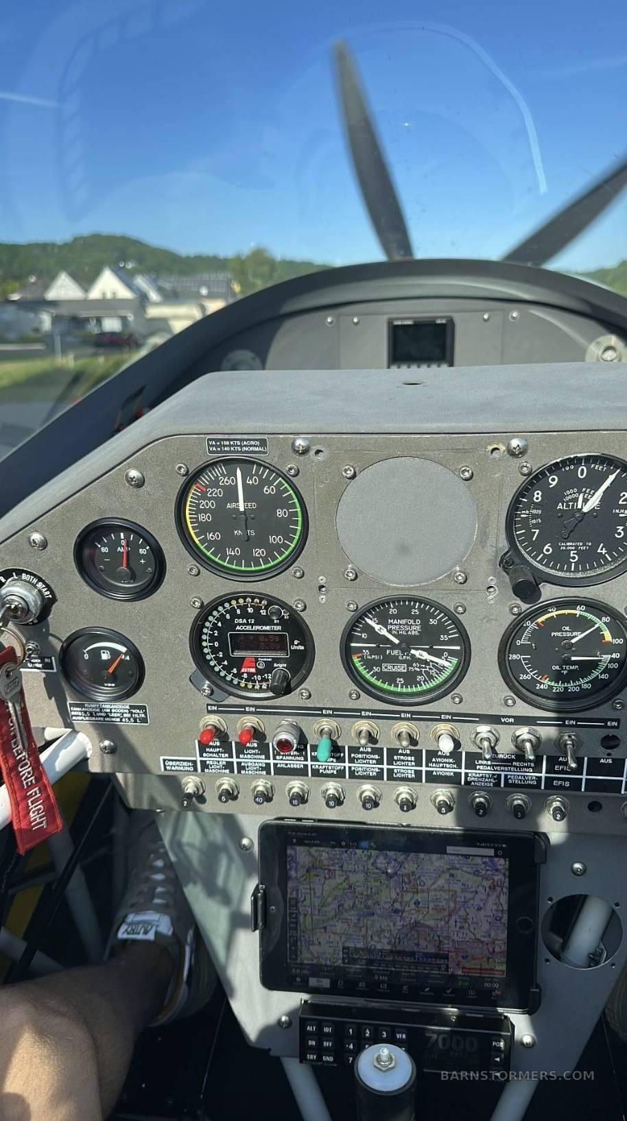 EXTRA 300 L 4