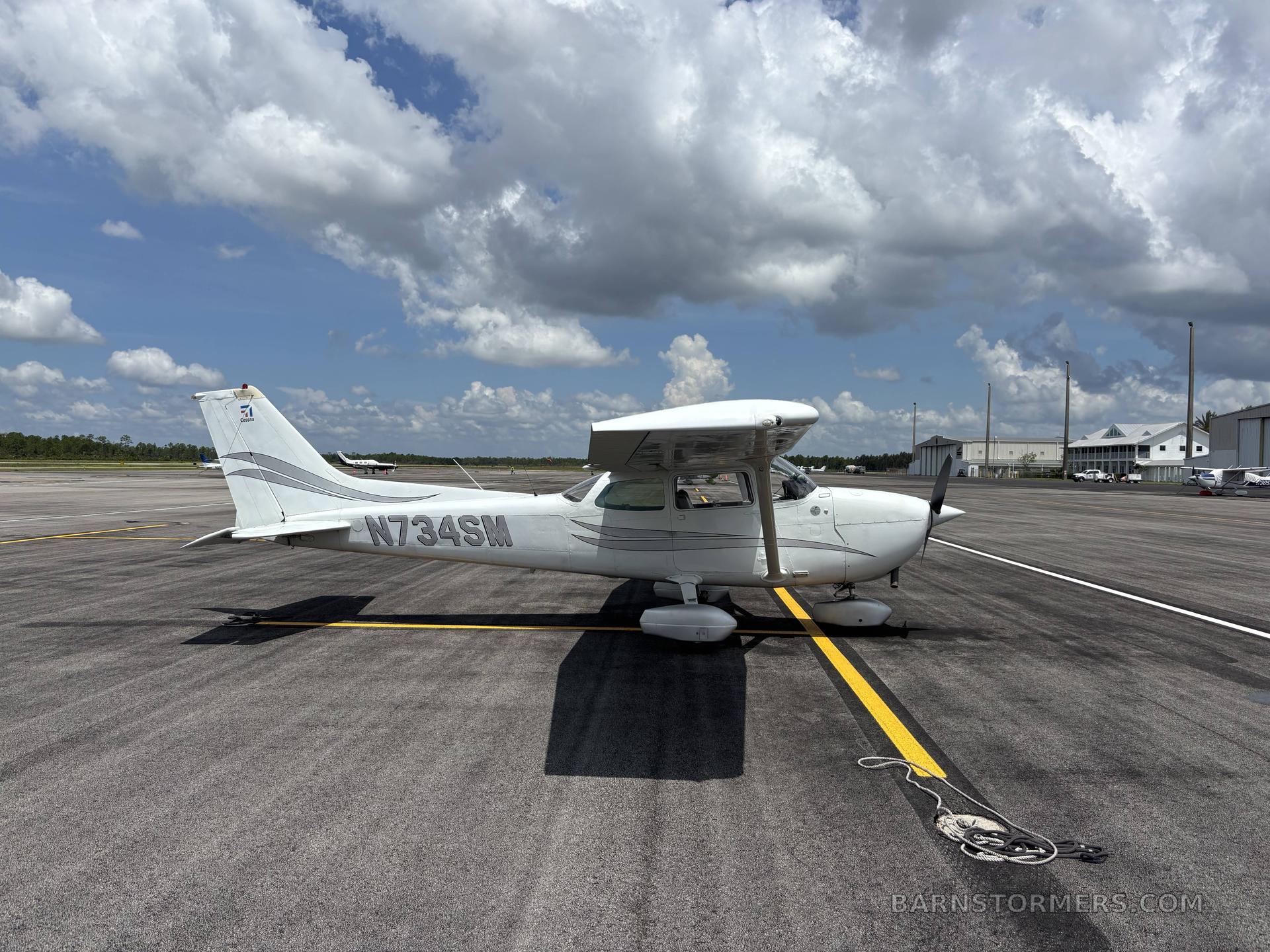 1977 Cessna 172 thumbnail 2