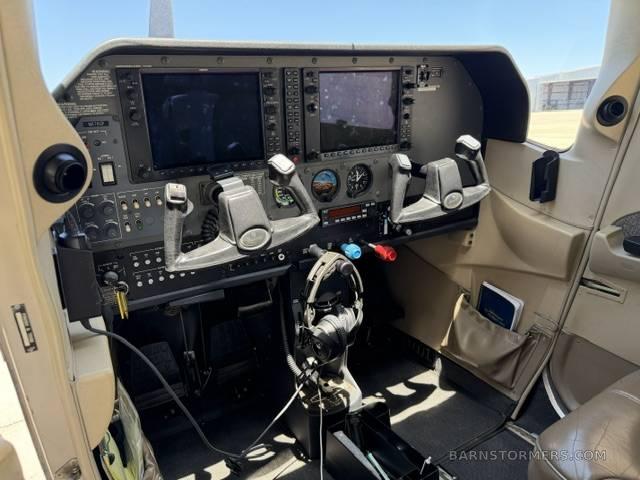 2005 Cessna 182 thumbnail 5