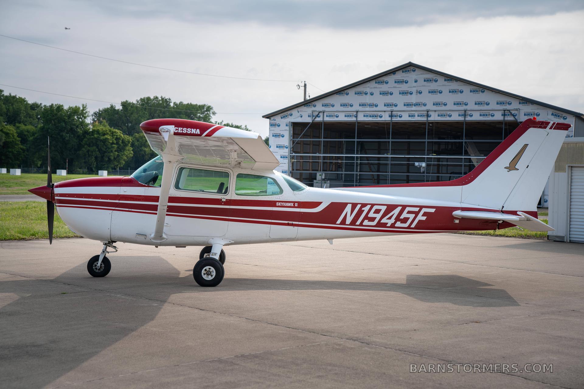 1979 Cessna 172 thumbnail 5