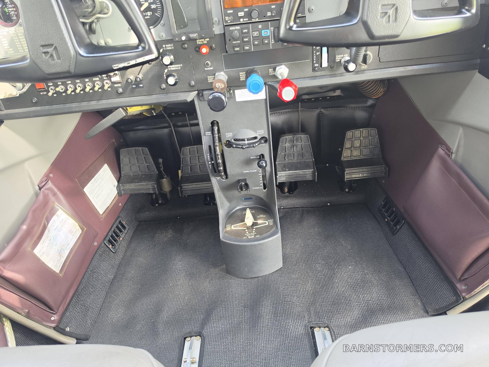 CESSNA 182S 3