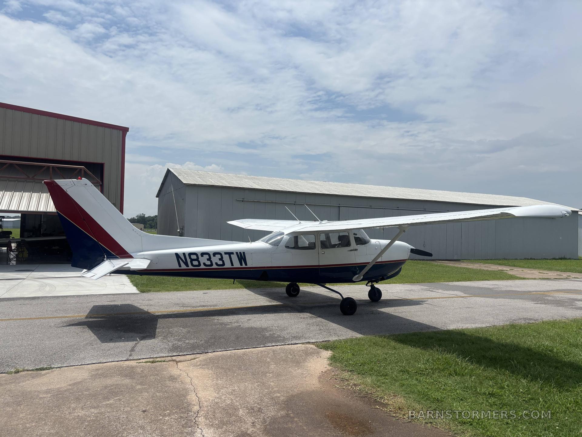 1979 Cessna 172 thumbnail 3