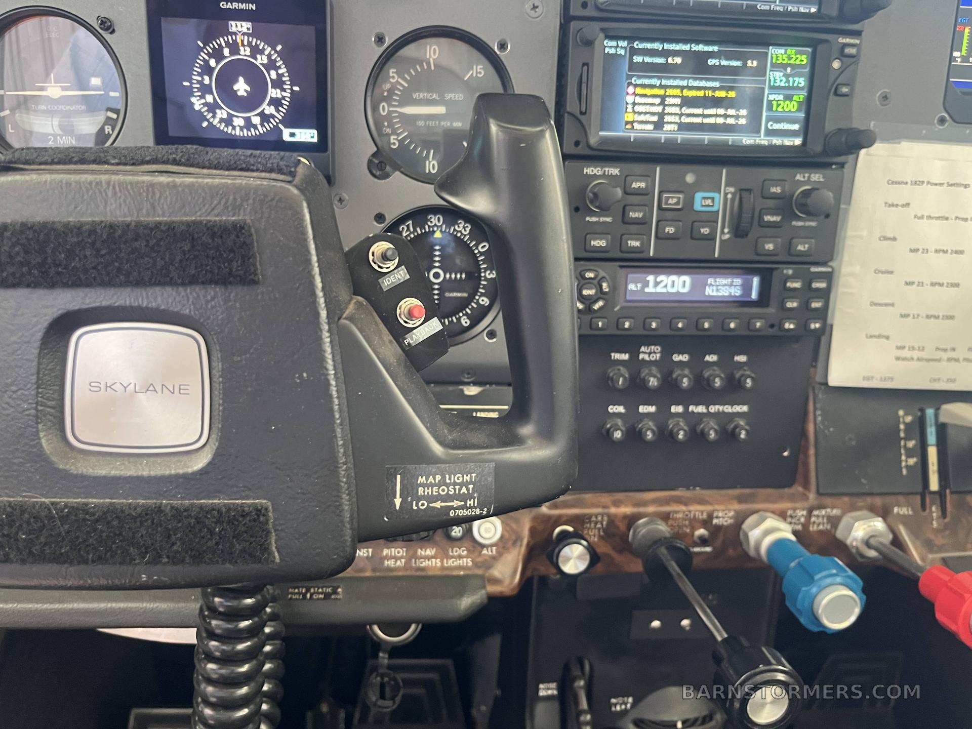 1976 Cessna 182 thumbnail 4