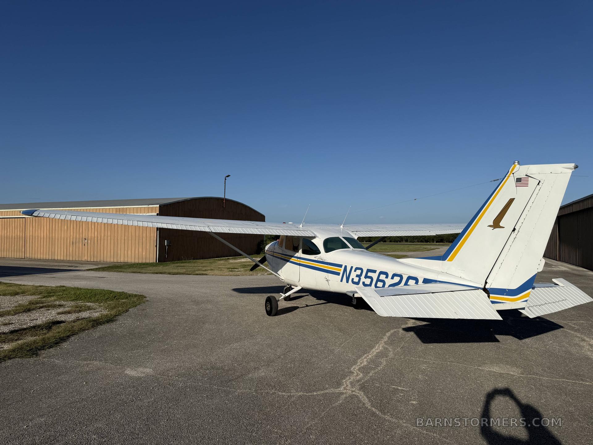 1968 Cessna 172 thumbnail 2