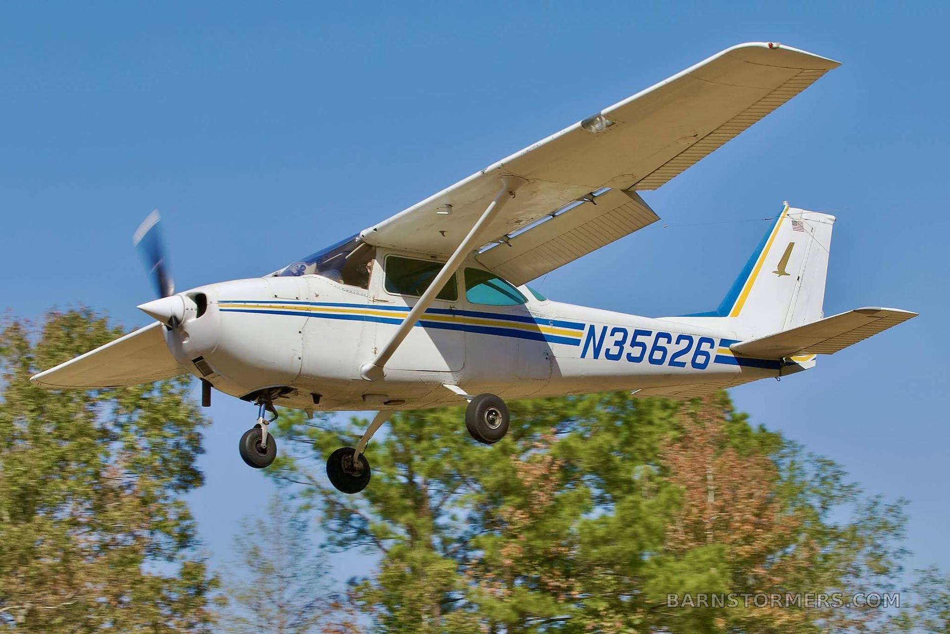 1968 Cessna 172 thumbnail 3