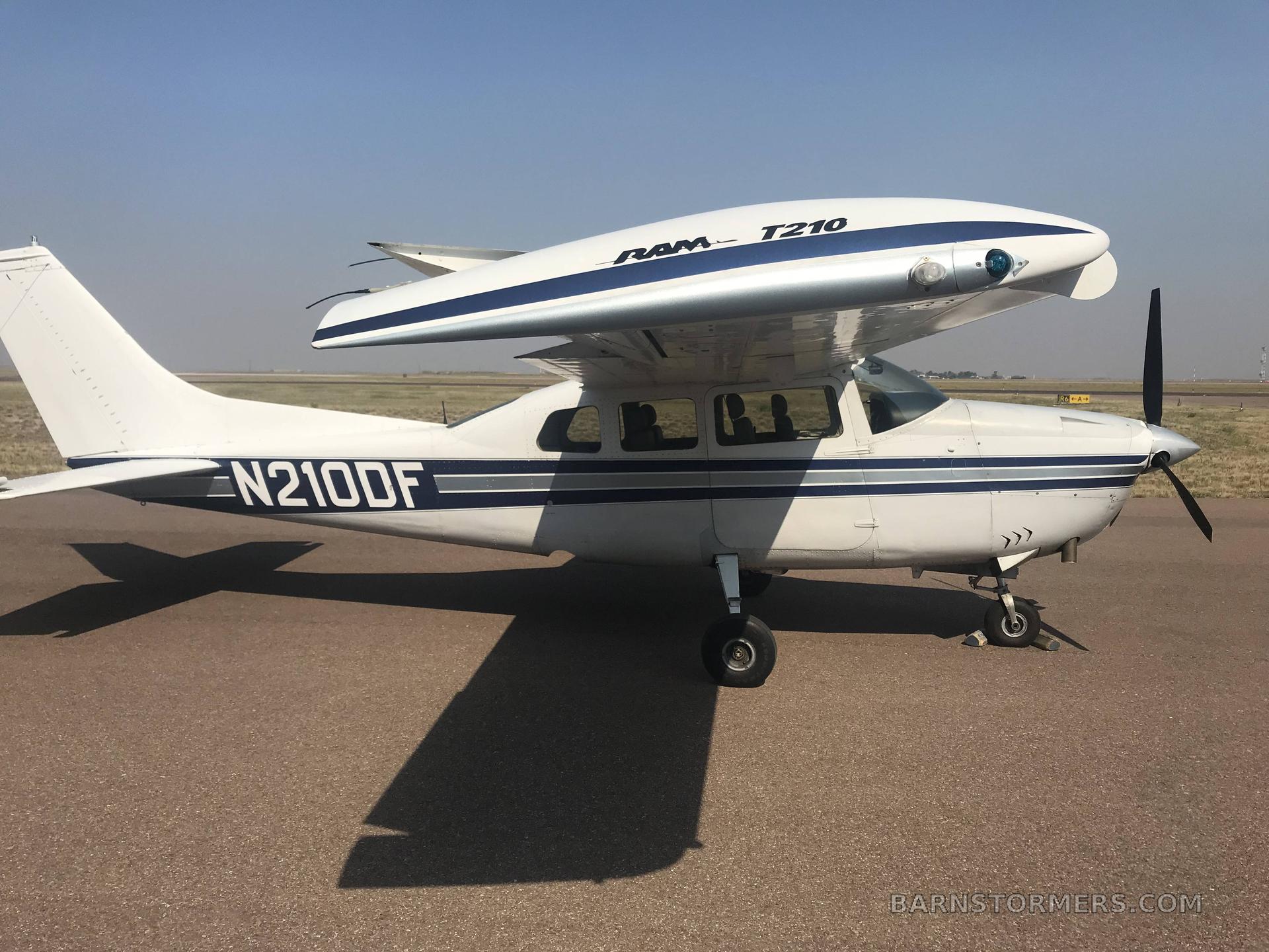 1969 Cessna 210 thumbnail 2
