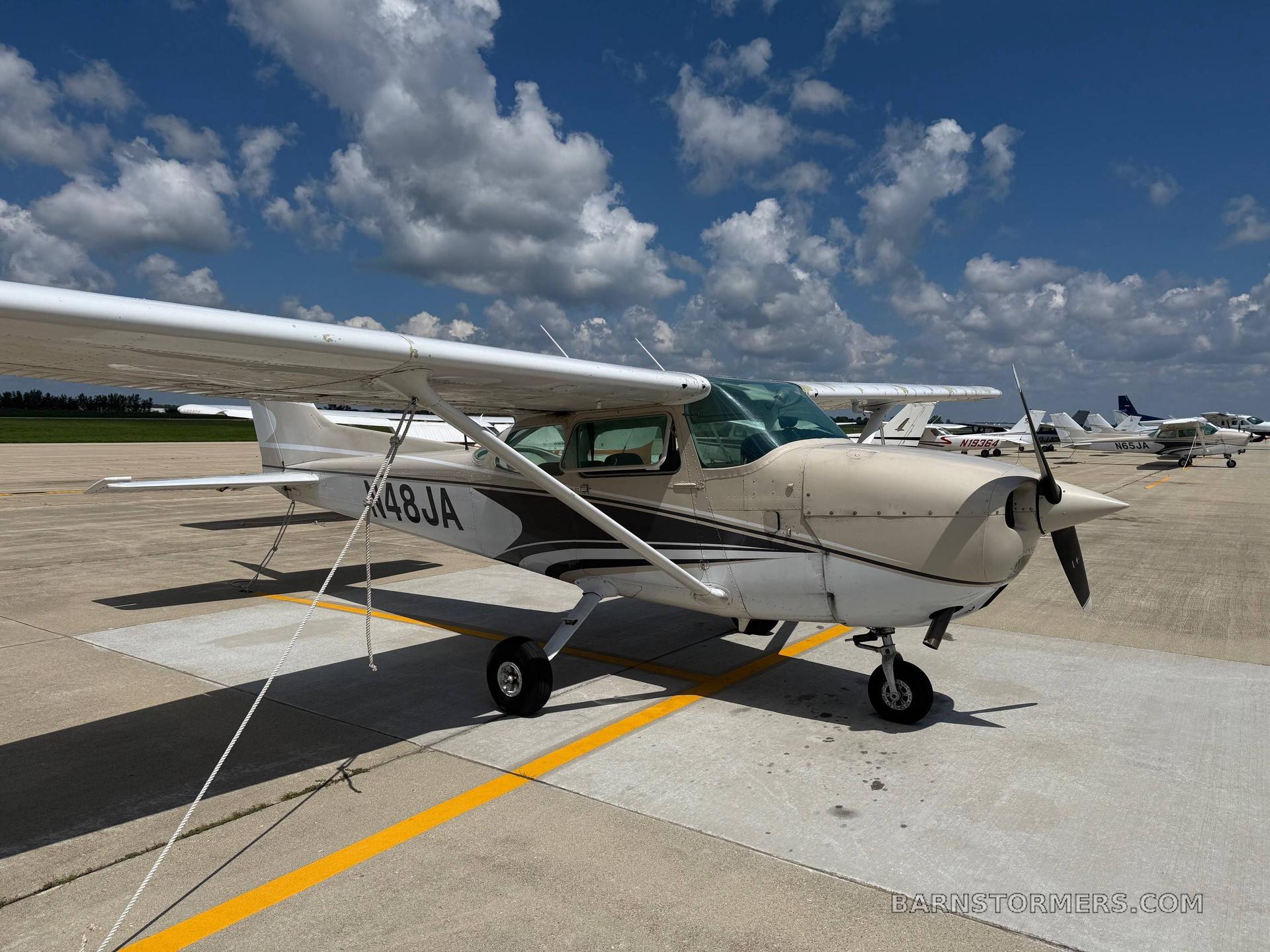 1975 Cessna 172 thumbnail 2
