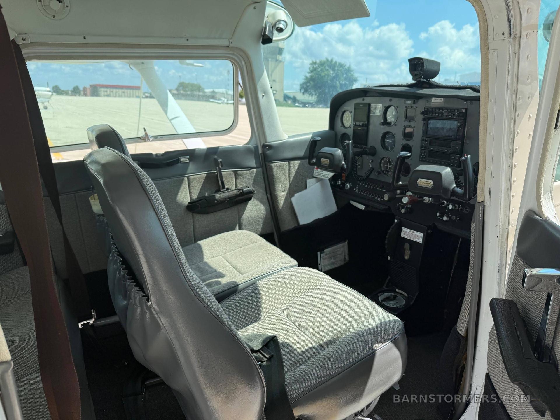 1975 Cessna 172 thumbnail 3