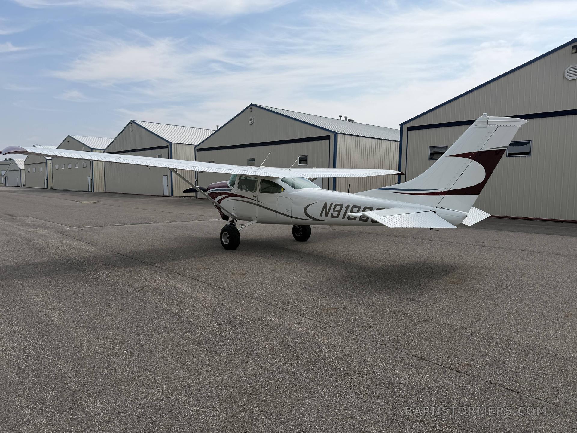 CESSNA 182M SKYLANE 5