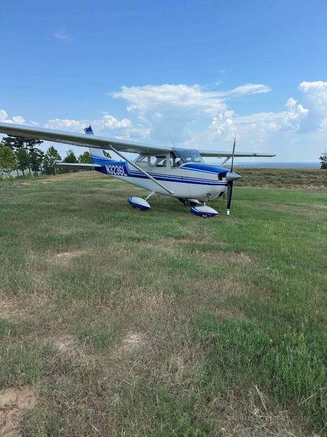 2024 Cessna 172 thumbnail 2