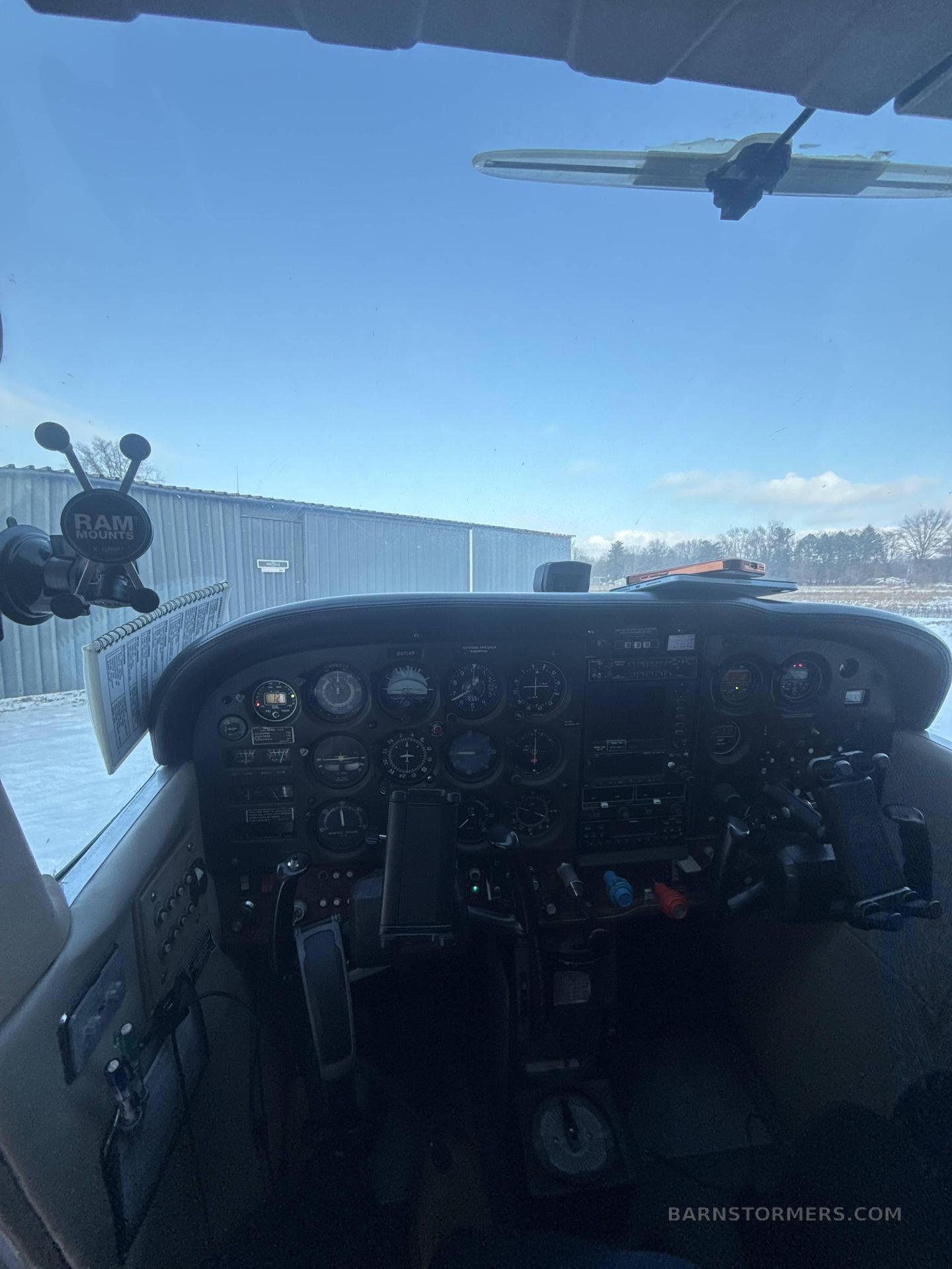 1979 Cessna 172 thumbnail 5
