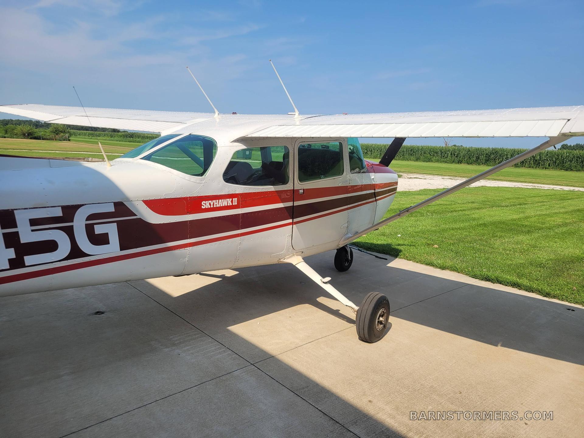 1979 Cessna 172 thumbnail 2