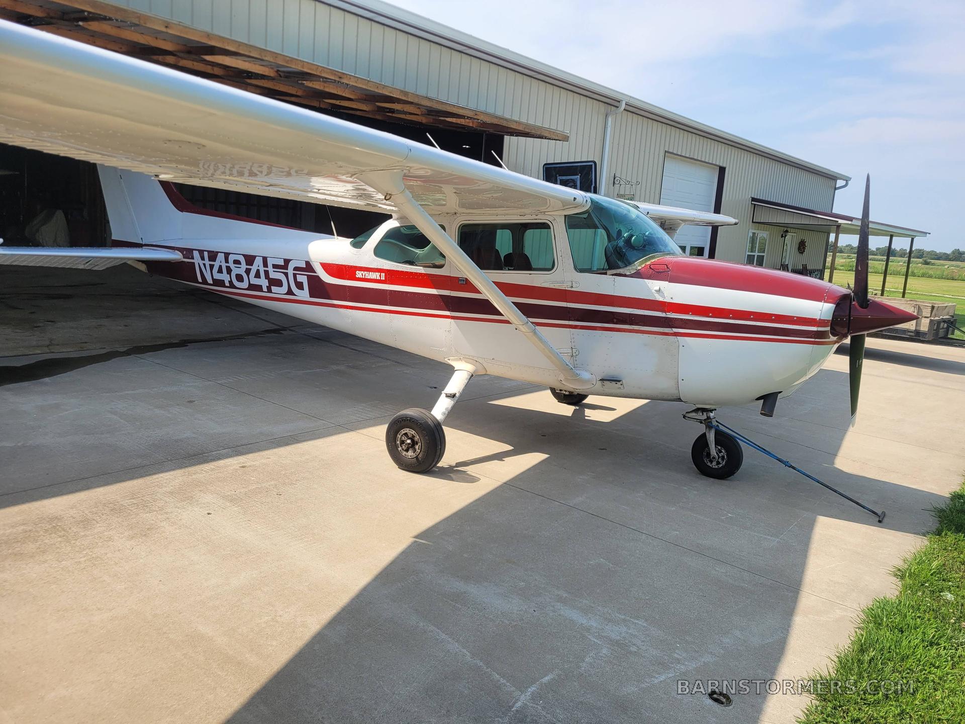 1979 Cessna 172 thumbnail 3