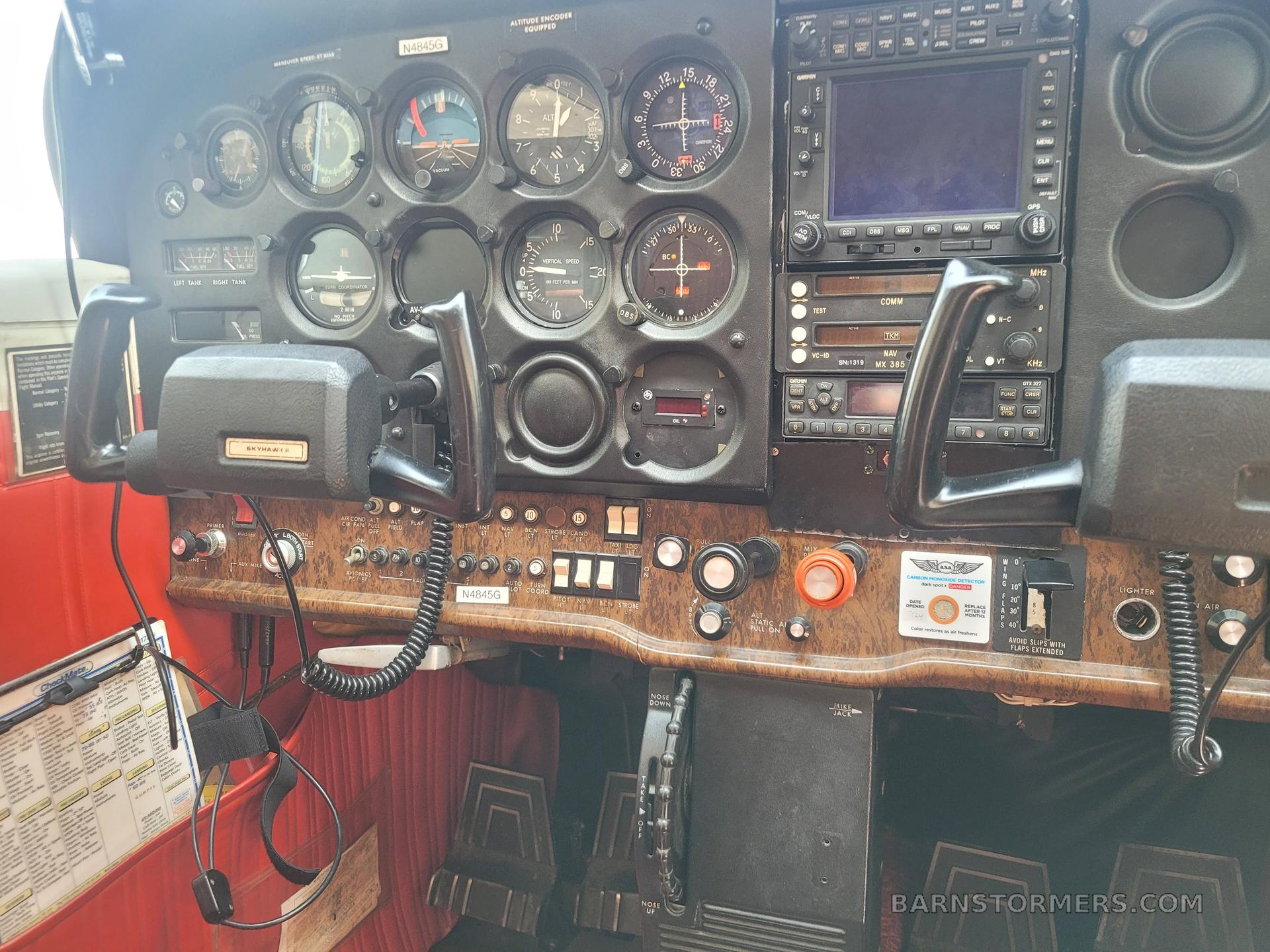1979 Cessna 172 thumbnail 4