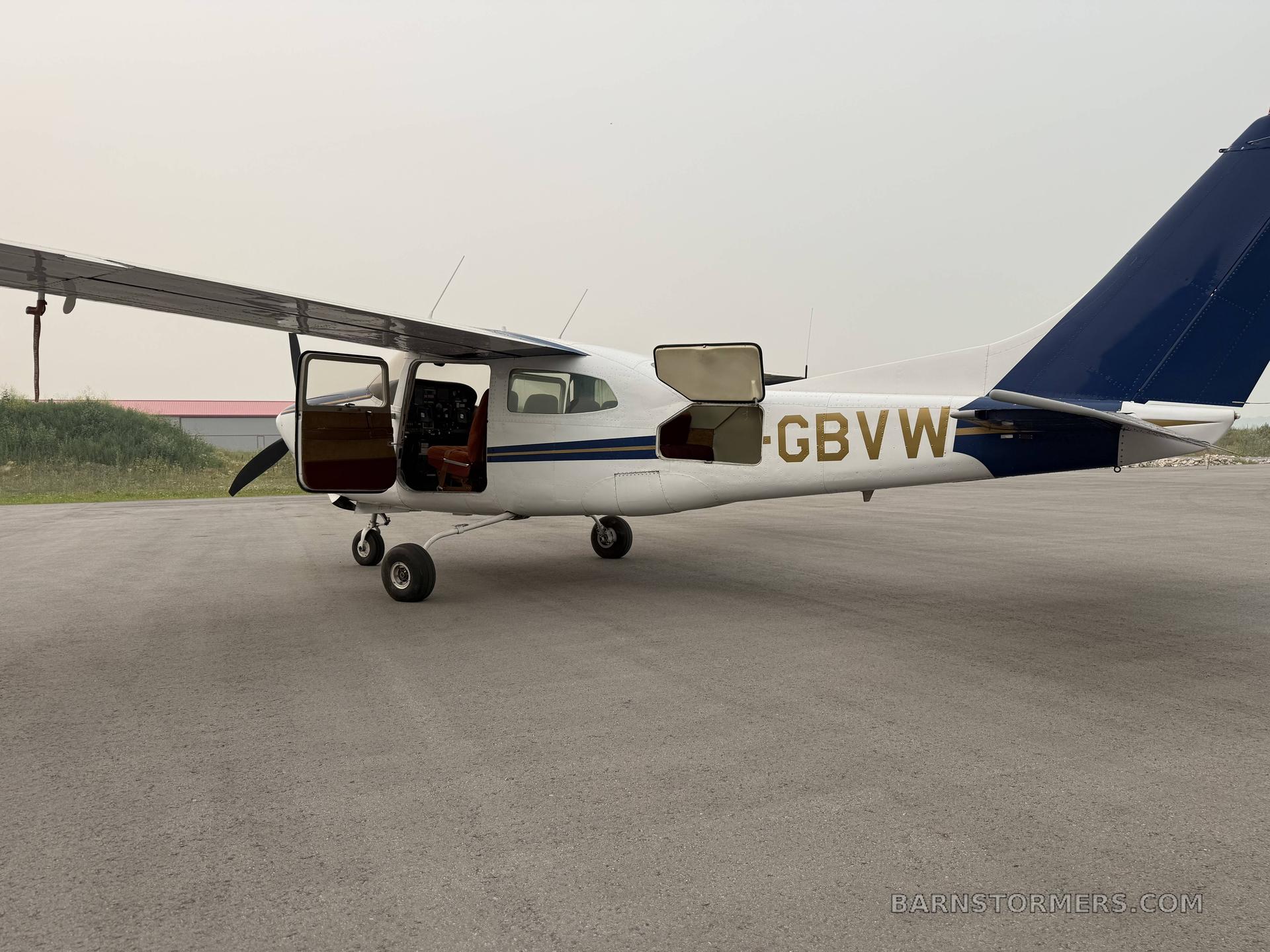 1976 Cessna 210 thumbnail 2