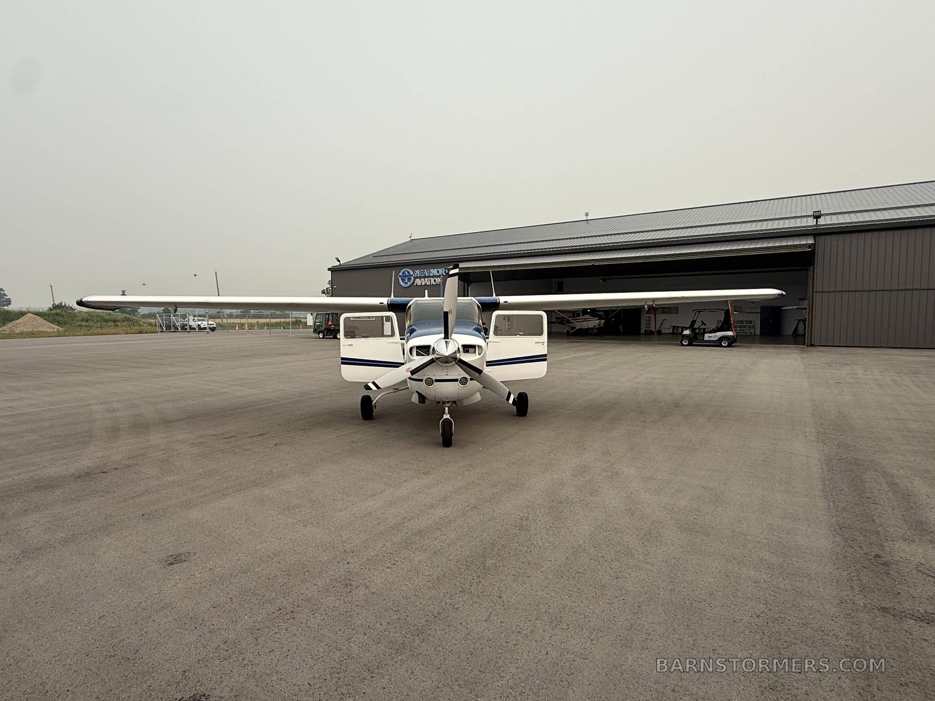 1976 Cessna 210 thumbnail 3