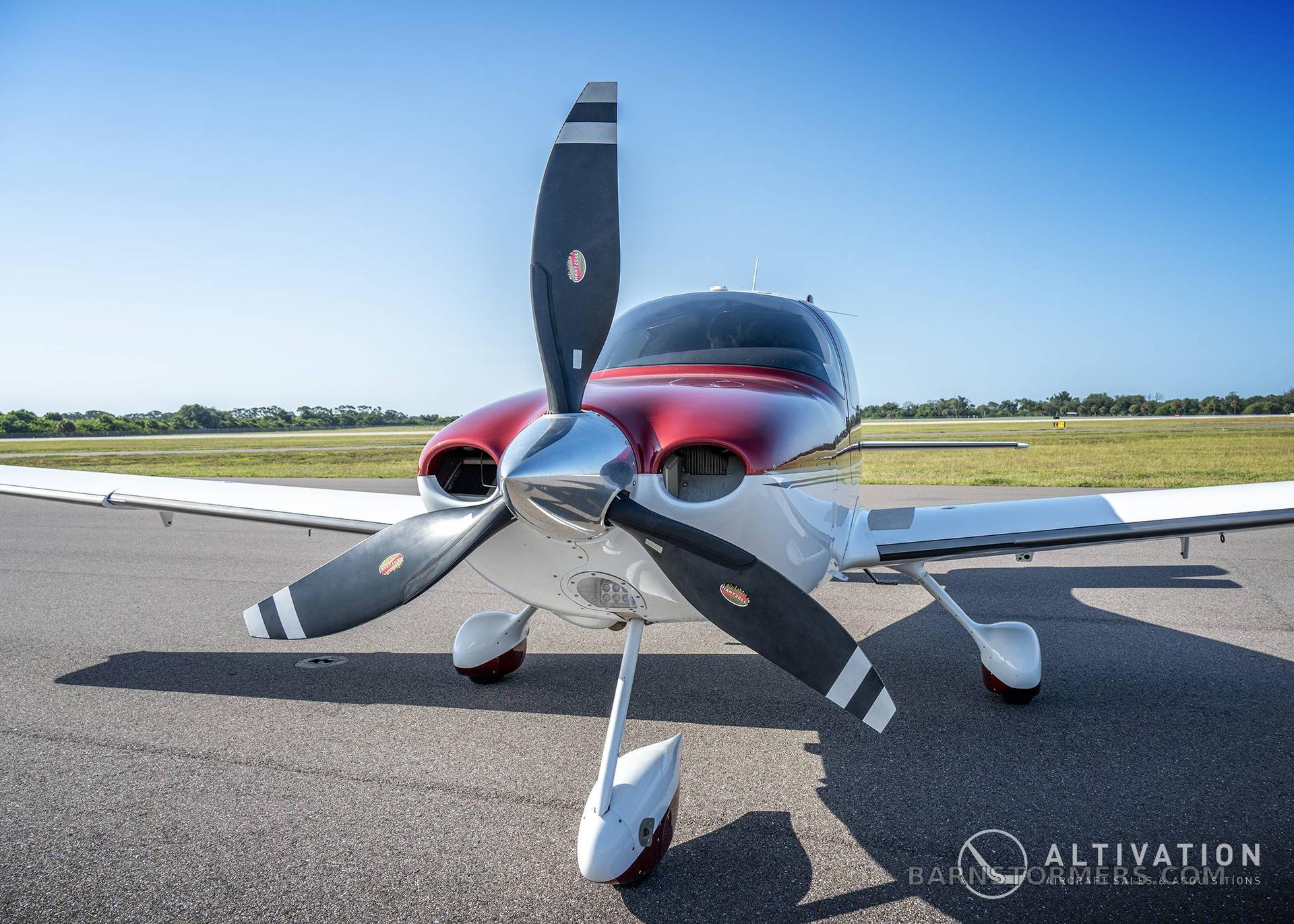 2008 Cirrus SR22 thumbnail 5