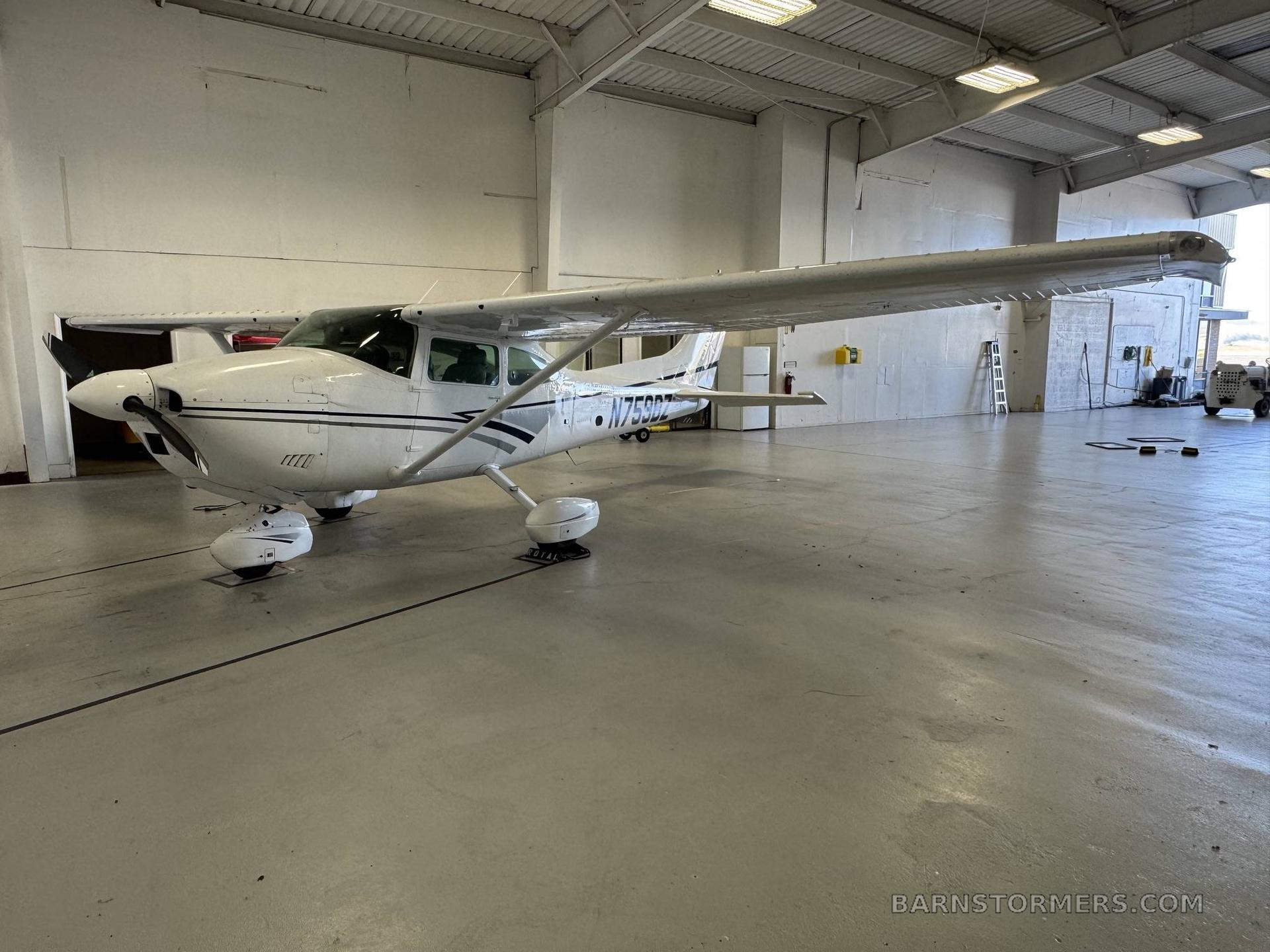 1977 Cessna 182Q SKYLANE — photo 1