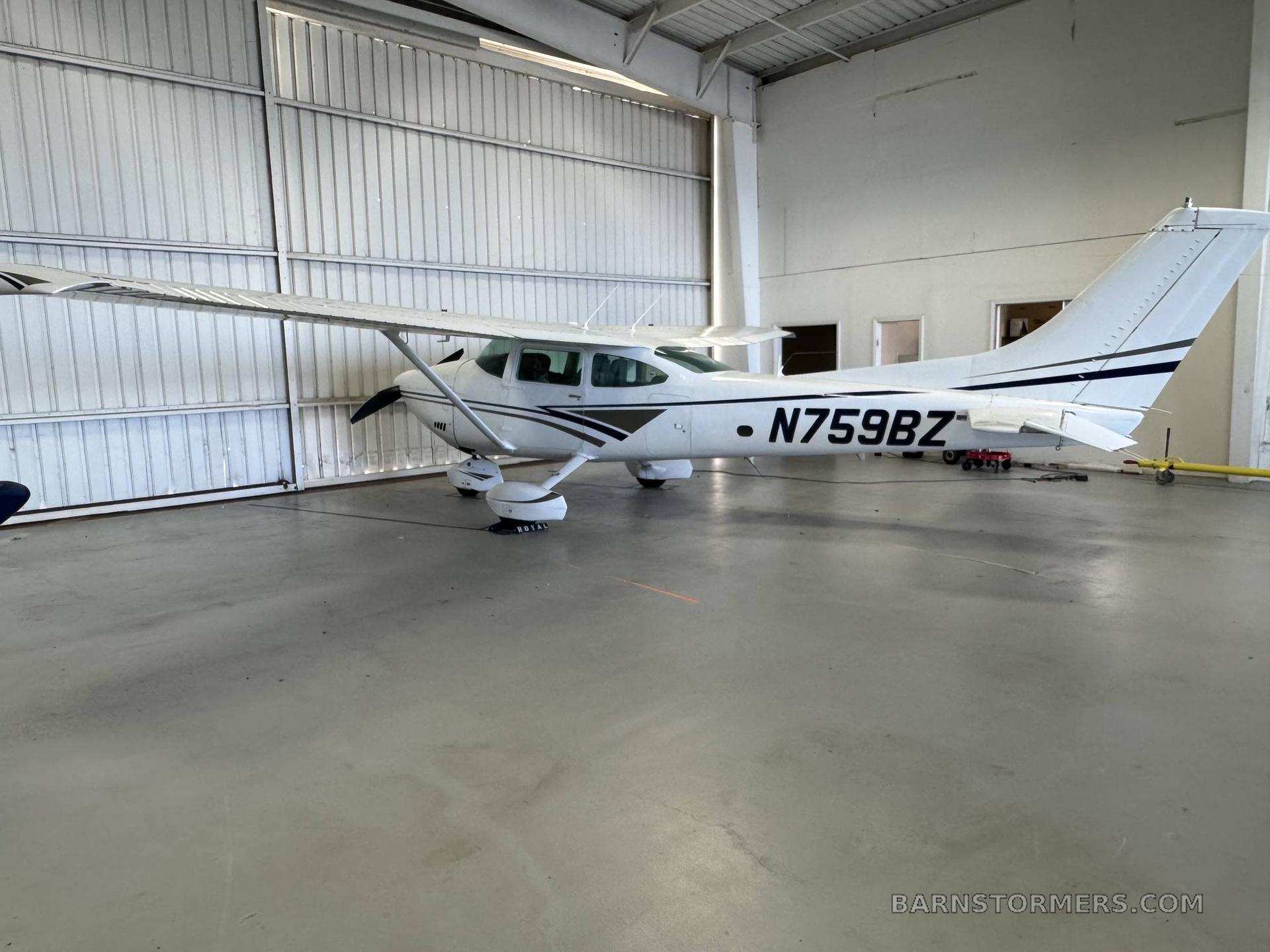 1977 Cessna 182Q SKYLANE — photo 2