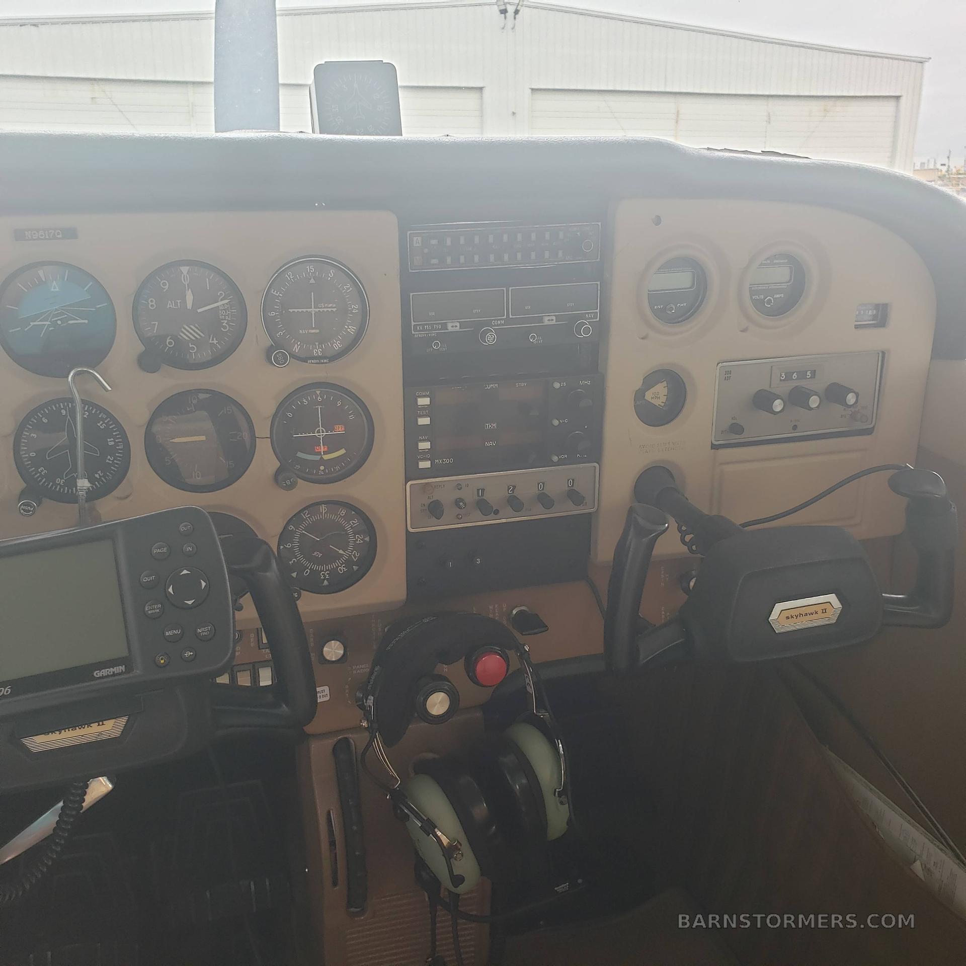 1976 Cessna 172 thumbnail 3