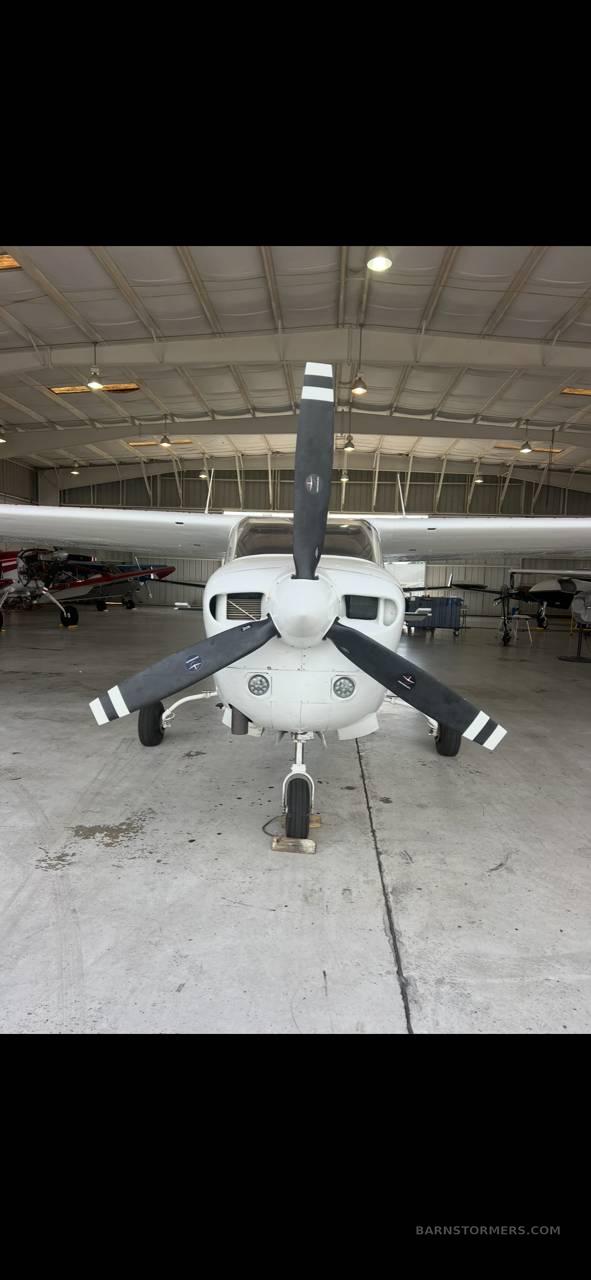 1977 Cessna 210 thumbnail 2