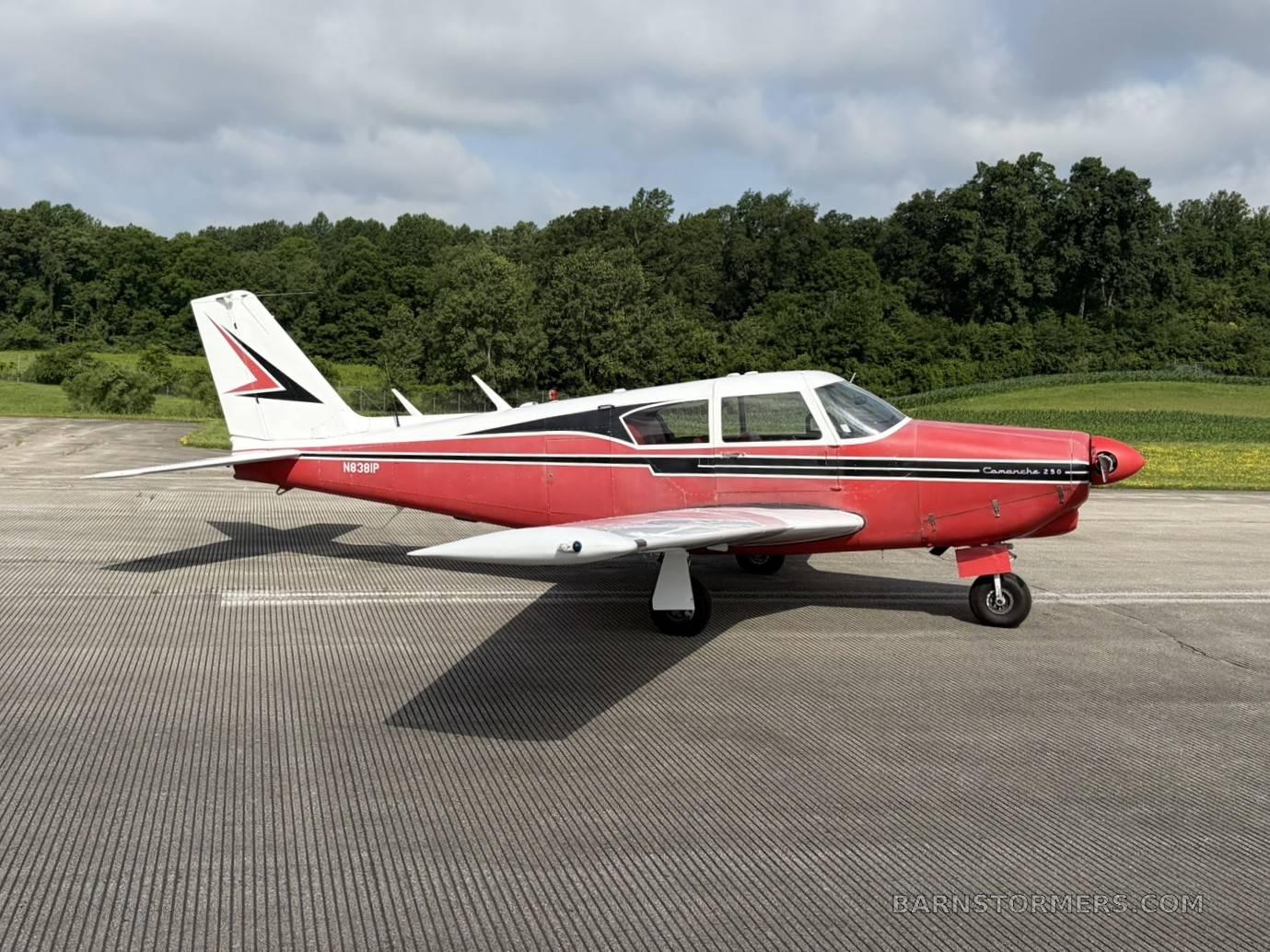 Piper Comanche thumbnail 3