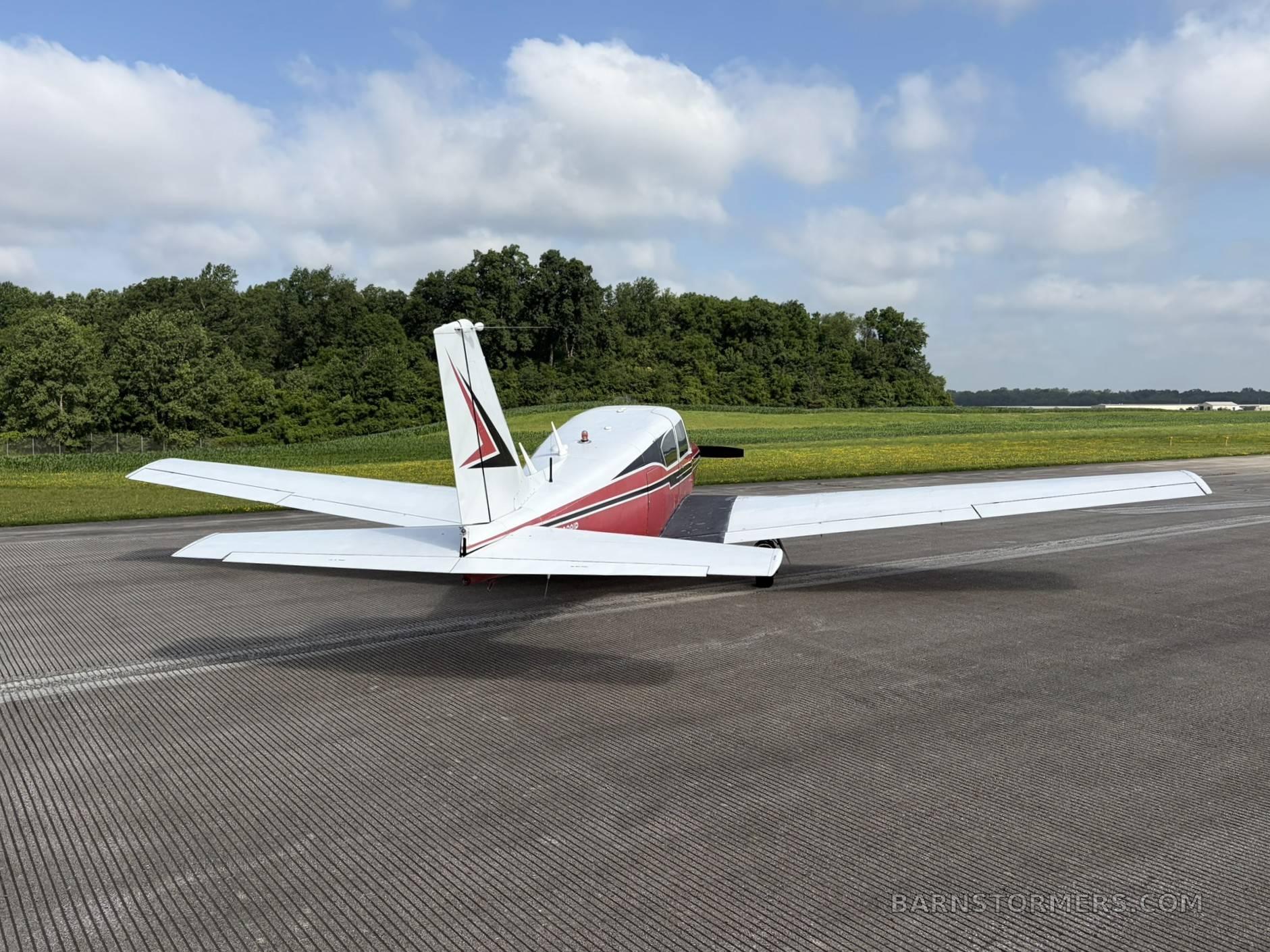 Piper Comanche thumbnail 4