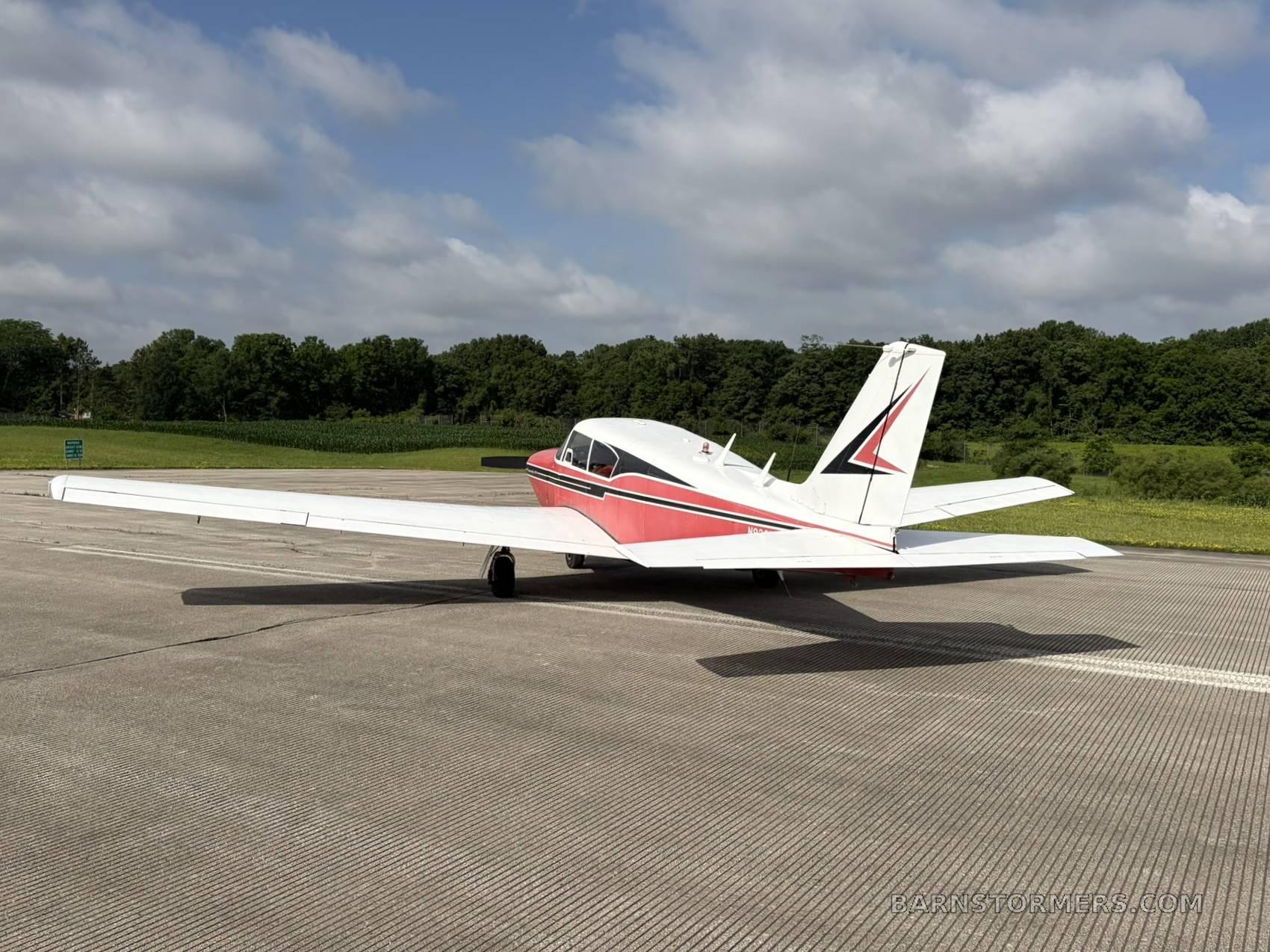 Piper Comanche thumbnail 5