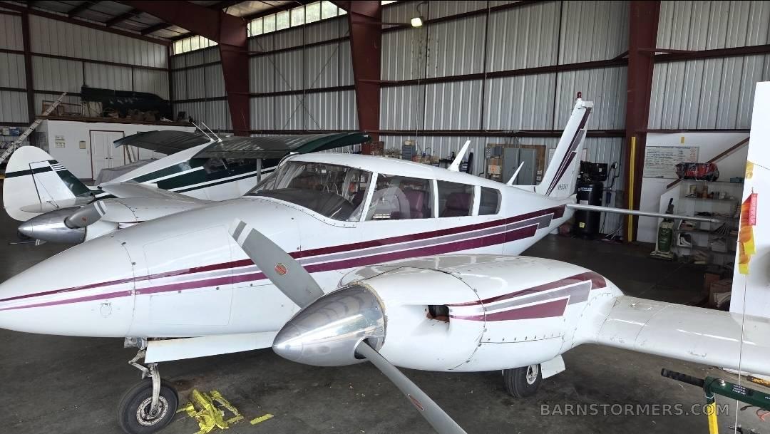 PA30B TWIN COMANCHE 5