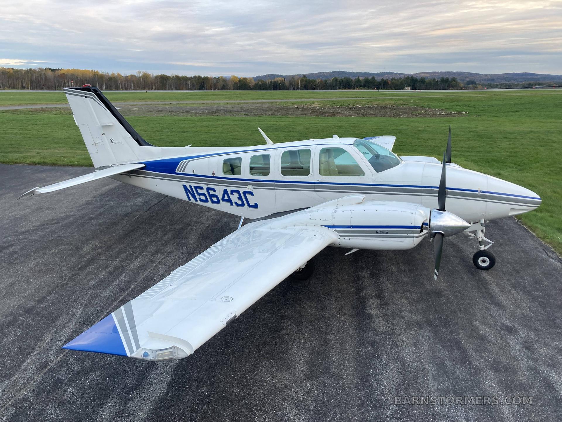 1989 Beechcraft Baron thumbnail 2