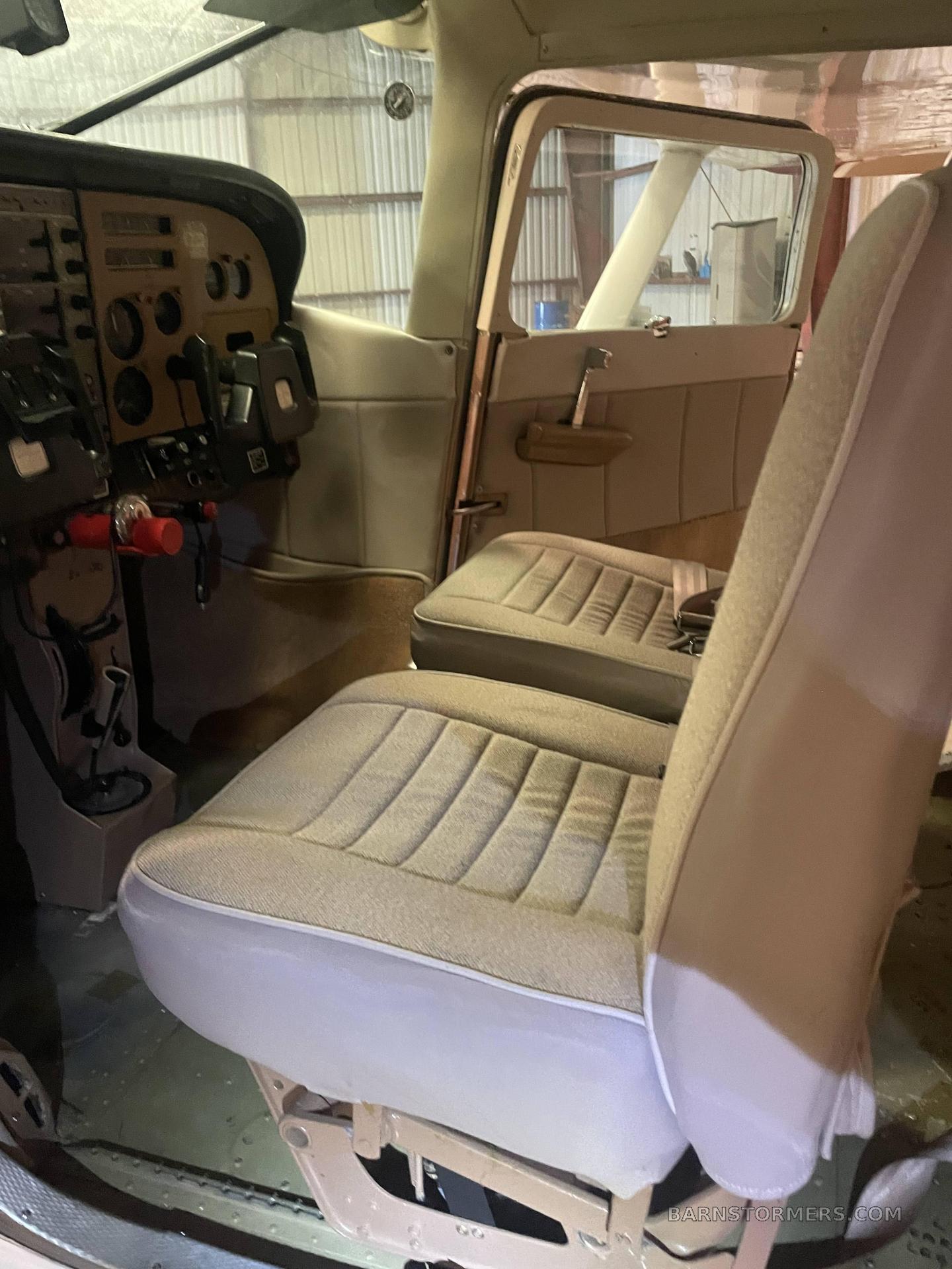 1976 Cessna 182 thumbnail 3
